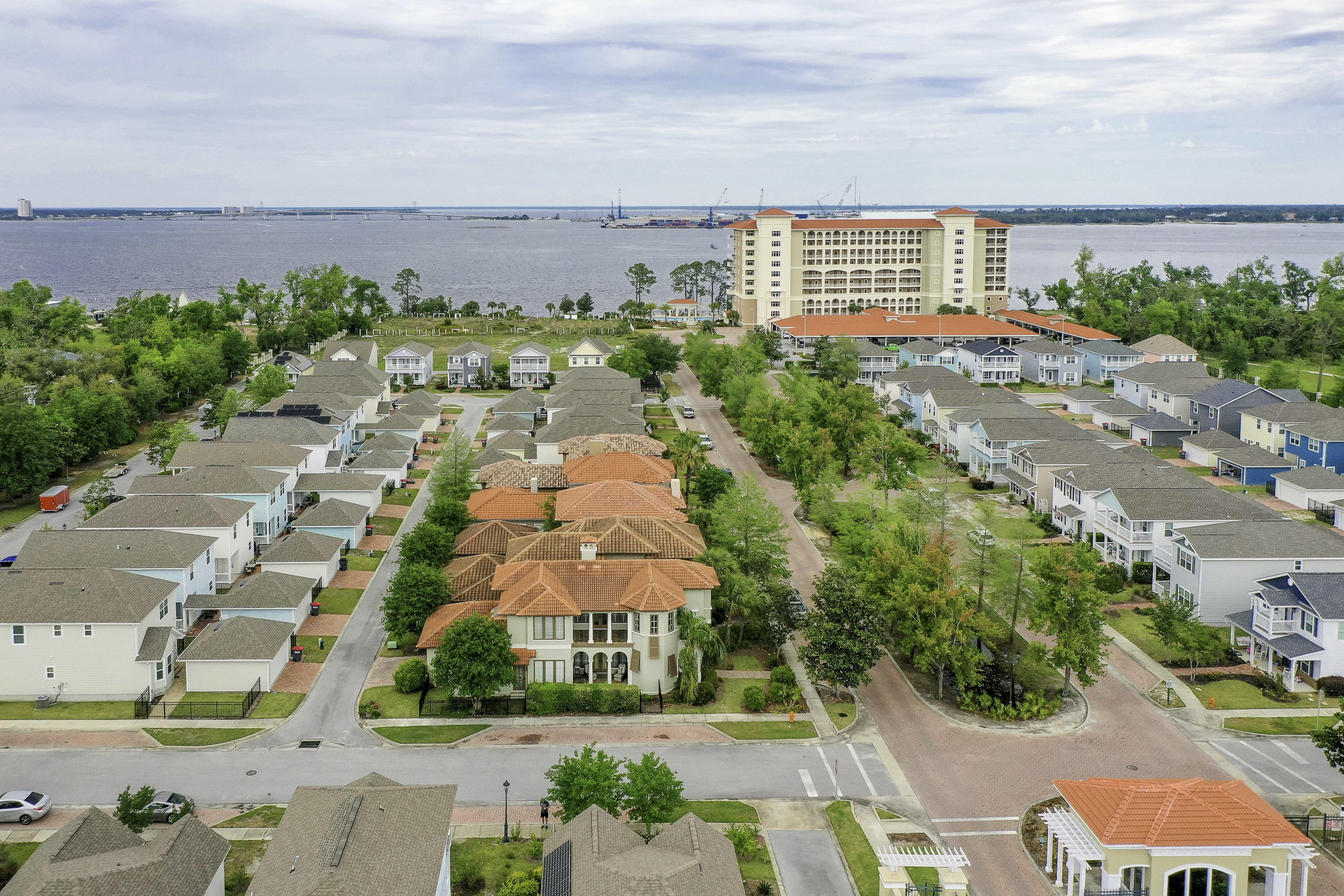 Magnolia Bay Club - Residential