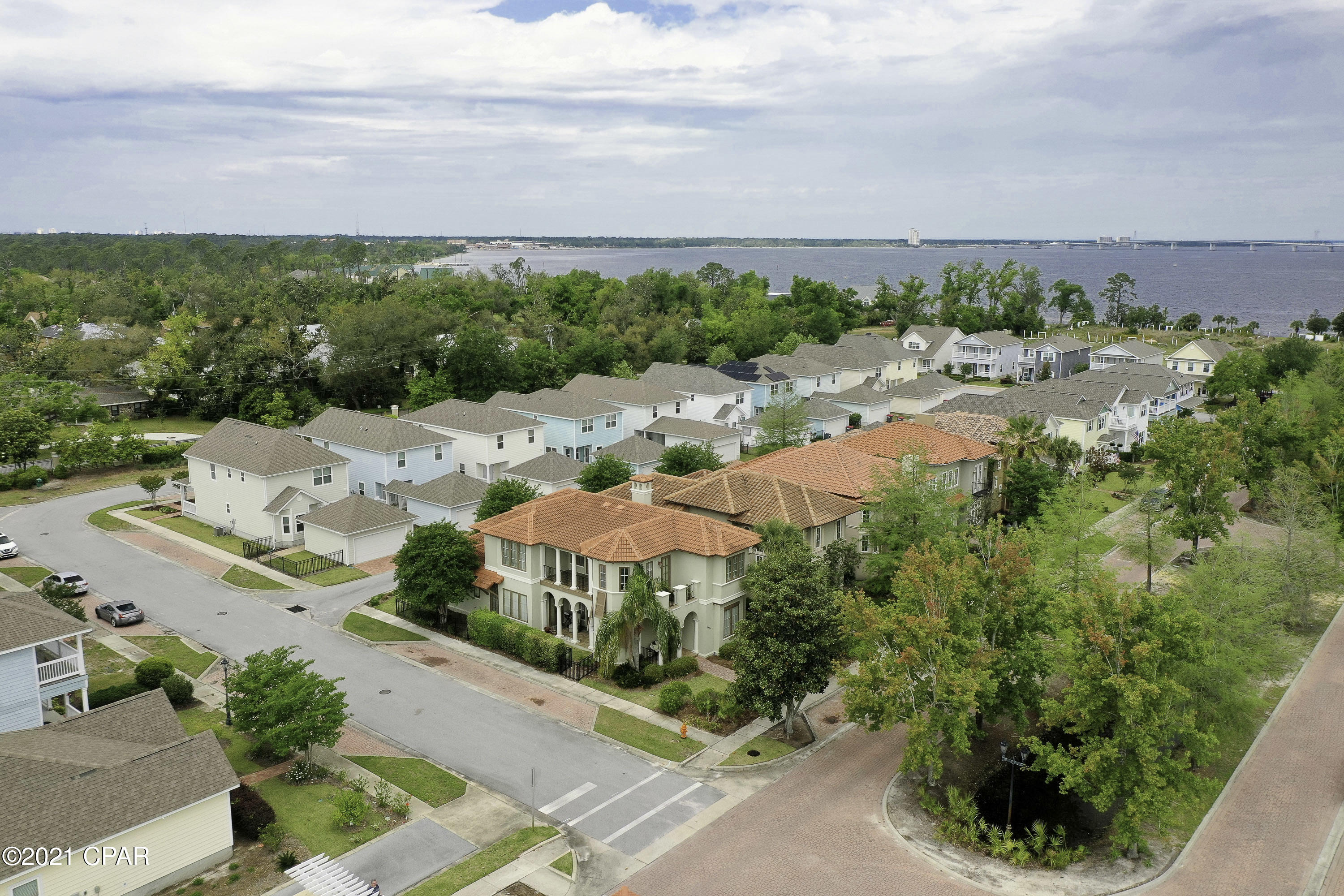 Magnolia Bay Club - Residential