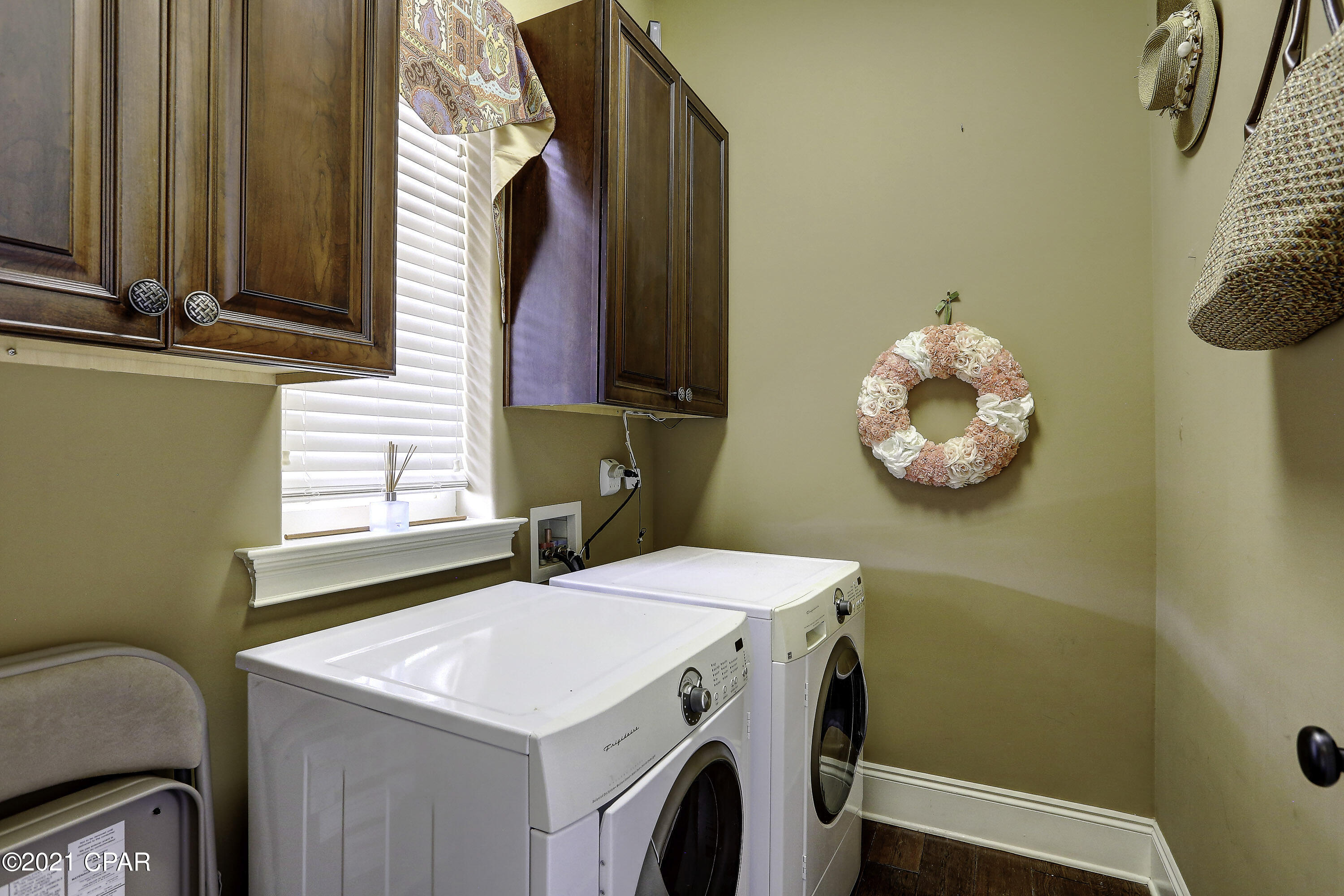 Magnolia Bay Club - Residential