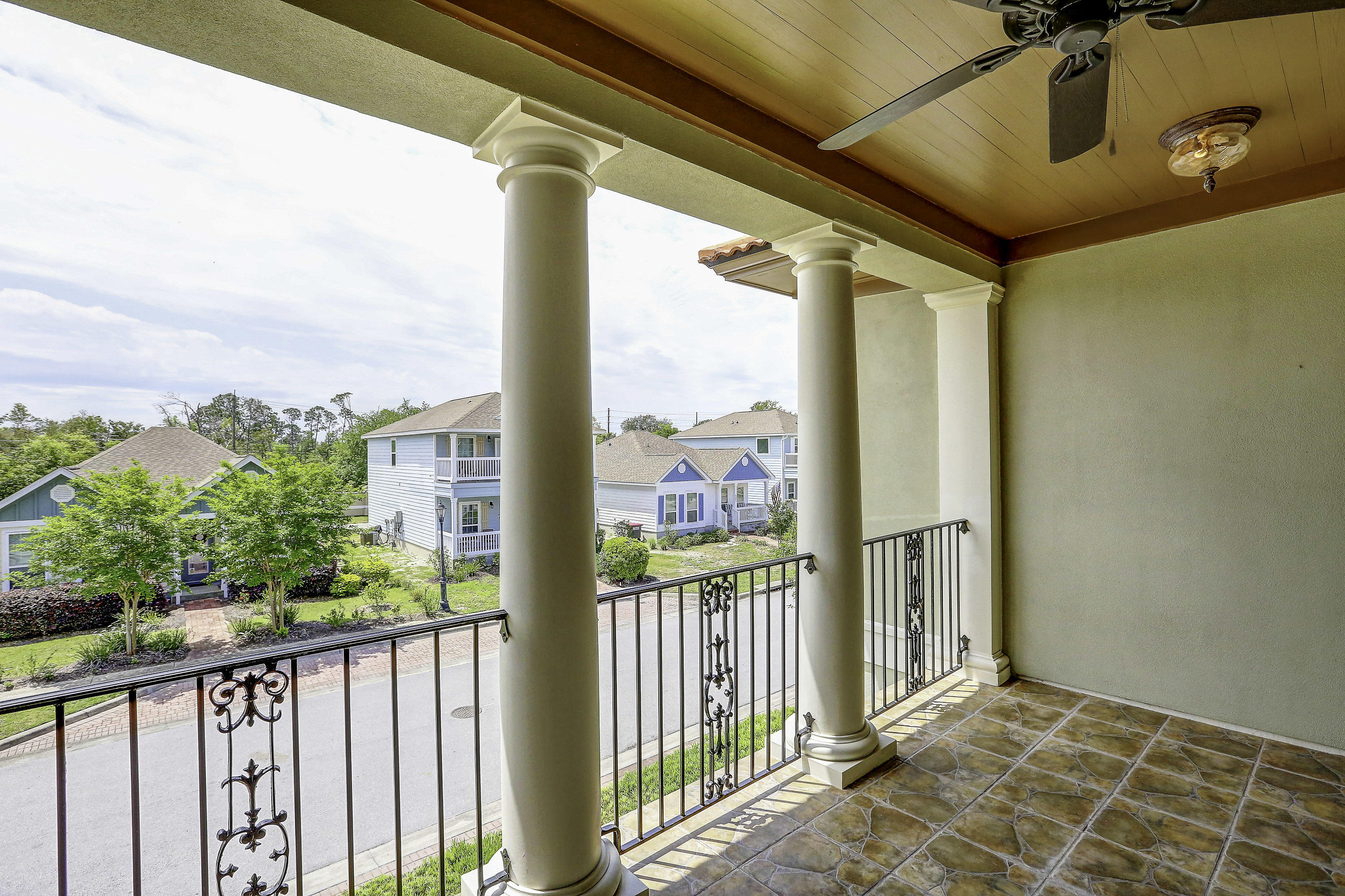 Magnolia Bay Club - Residential