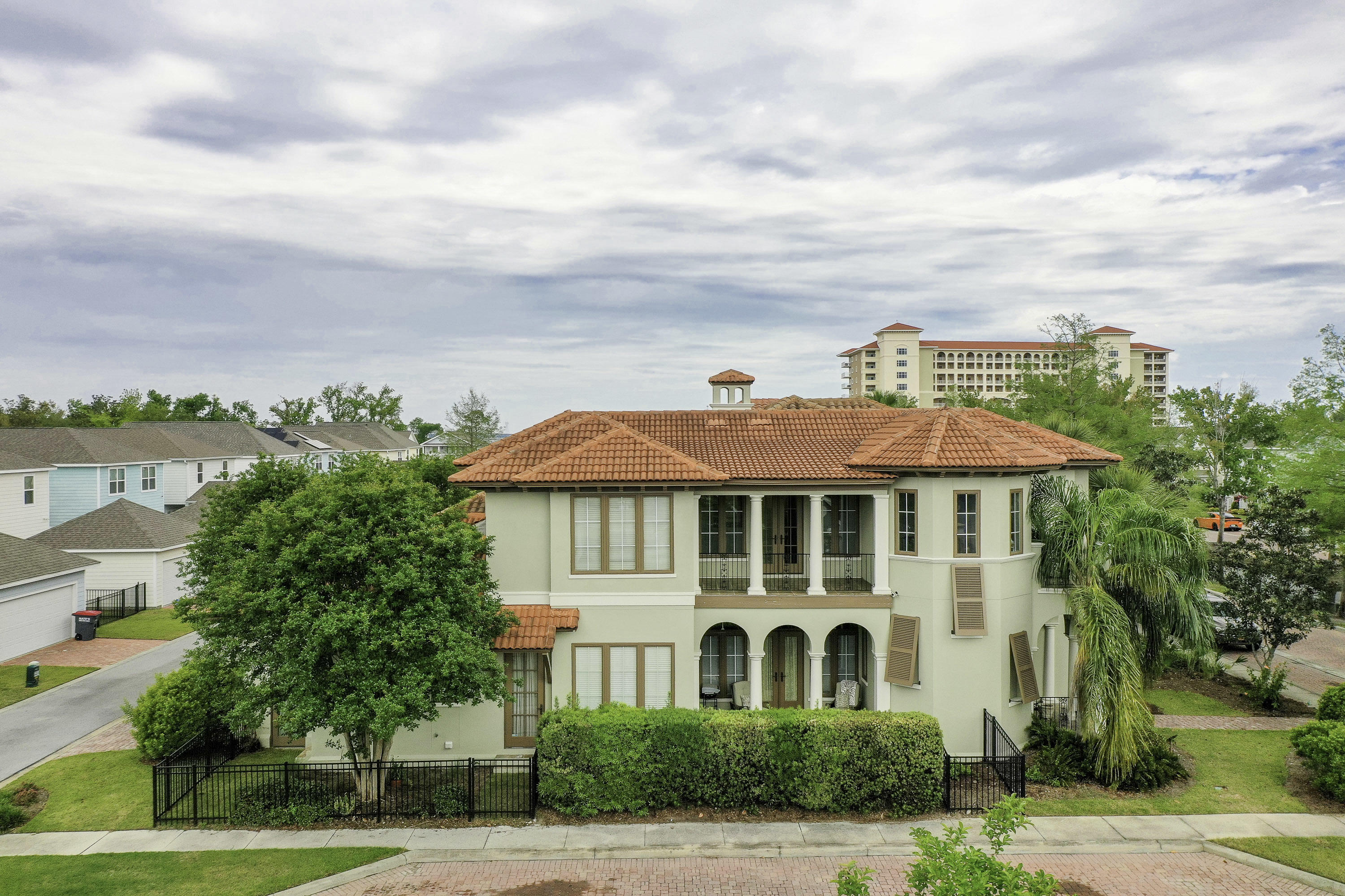 Magnolia Bay Club - Residential