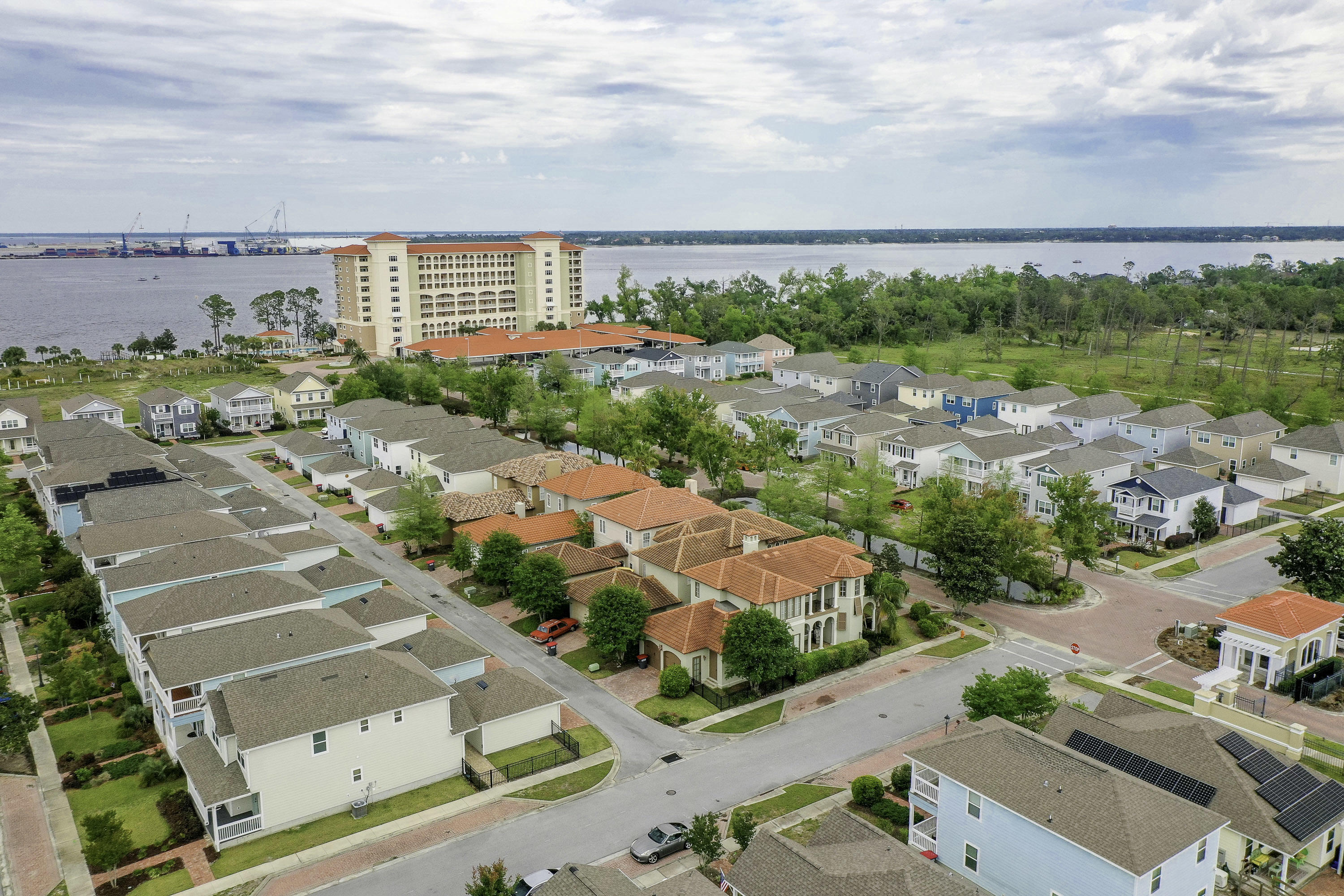Magnolia Bay Club - Residential