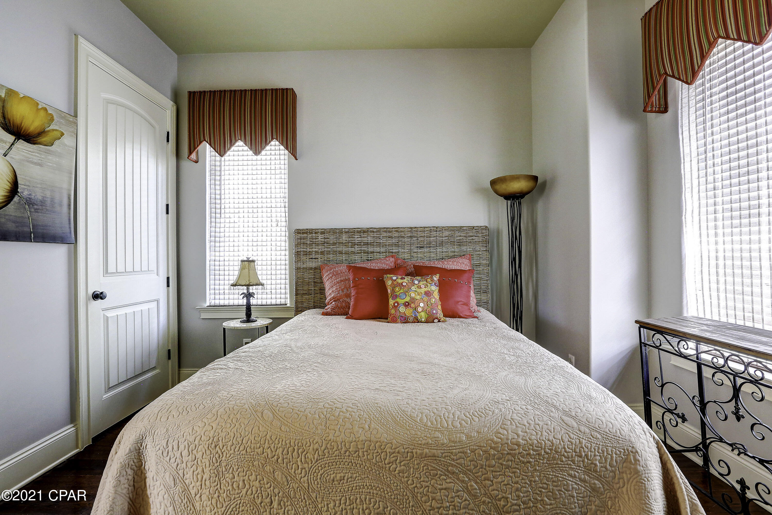 Magnolia Bay Club - Residential