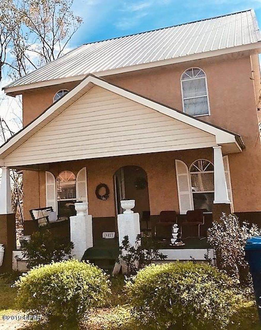 $154,000. 'CURRENTLY UNDER CONTRACT, SELLER ACCEPTING BACKUP OFFERS.' Two-and-a-half story home/office fronting Hwy 20 in Blountstown. The 1st floor was previously a real estate office. Home has 4 bedrooms, 2 full bath & one half bath. Many upgrades added in past year, including fresh paint, tile in bath, new septic system, new kitchen countertops and appliances.  99 ft fronting hwy in a business district of Blountstown. House has 2 HVAC units, laminate flooring and carpet, covered front porch, enclosed back porch, handicap ramp, stucco exterior and metal roof. Home is well maintained and can be a turnkey operation for your business/residence or both.  Great deal on 2706 SF home! Showing by appointment only. NOTE:  THIS HOME HAD VERY MINOR DAMAGE FROM HURRICANE MICHAEL.... OWNER IS IN PROCESS OF MAKING REPAIRS.