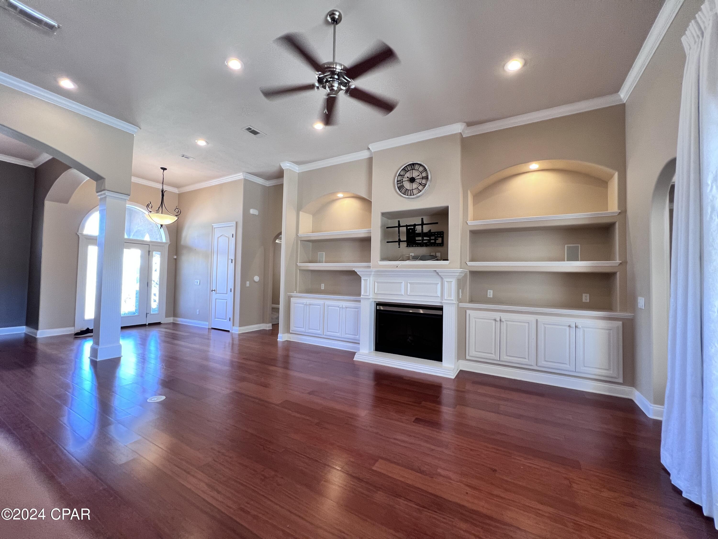 Pelican Bay - Residential