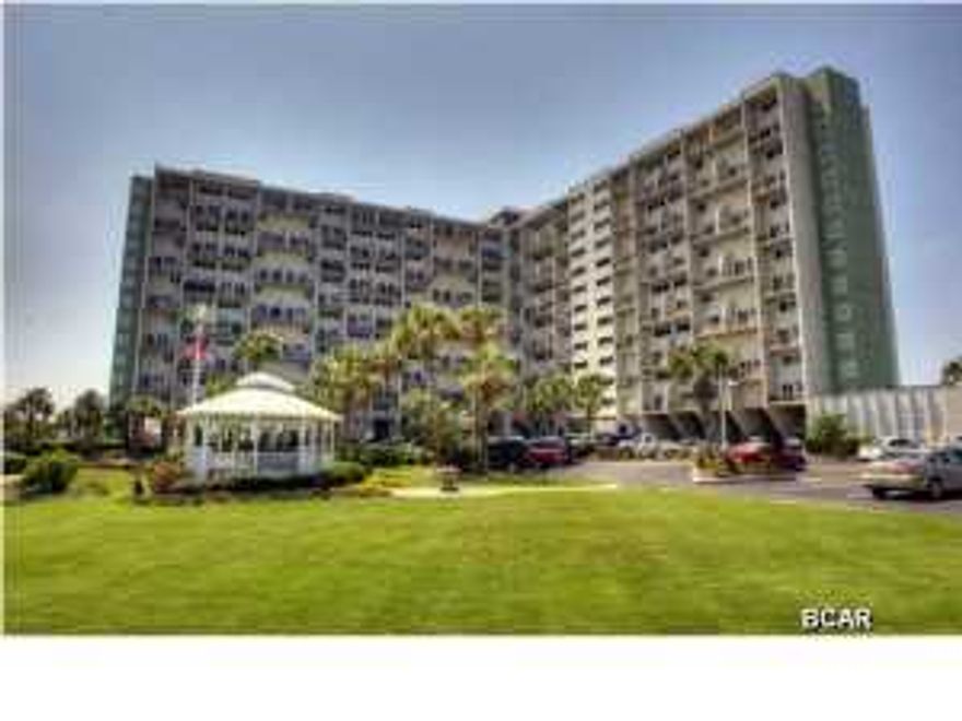 There aren't many places where you can still purchase a gulf-front, three bedroom condo in the high $200,000's, but unit A703 at Pinnacle Port is exactly that! This two story, fully furnished unit boasts gorgeous lake and gulf vistas, a master suite on the first level and two additional bedrooms upstairs. Views from the living room and downstairs master suite are of beautiful Lake Powell, a rare coastal dune lake that showcases the community and its natural surroundings. Your kitchen is fully equipped with all major and smaller appliances, and offers ample space to prepare meals and host social gatherings. The living/dining area is a comfortable and easy place to relax, watch a movie or just enjoy the company of family and friends. Located on the second floor are two additional