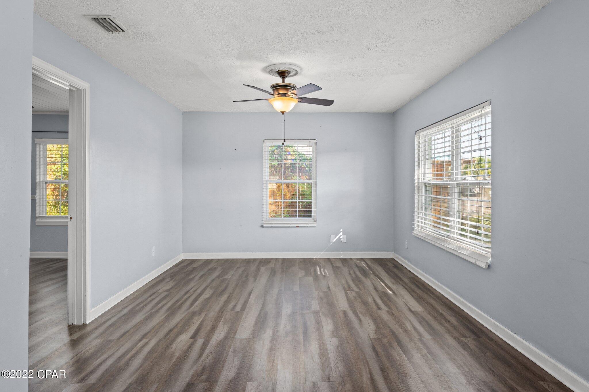 Cove Terrace 3rd Add - Residential