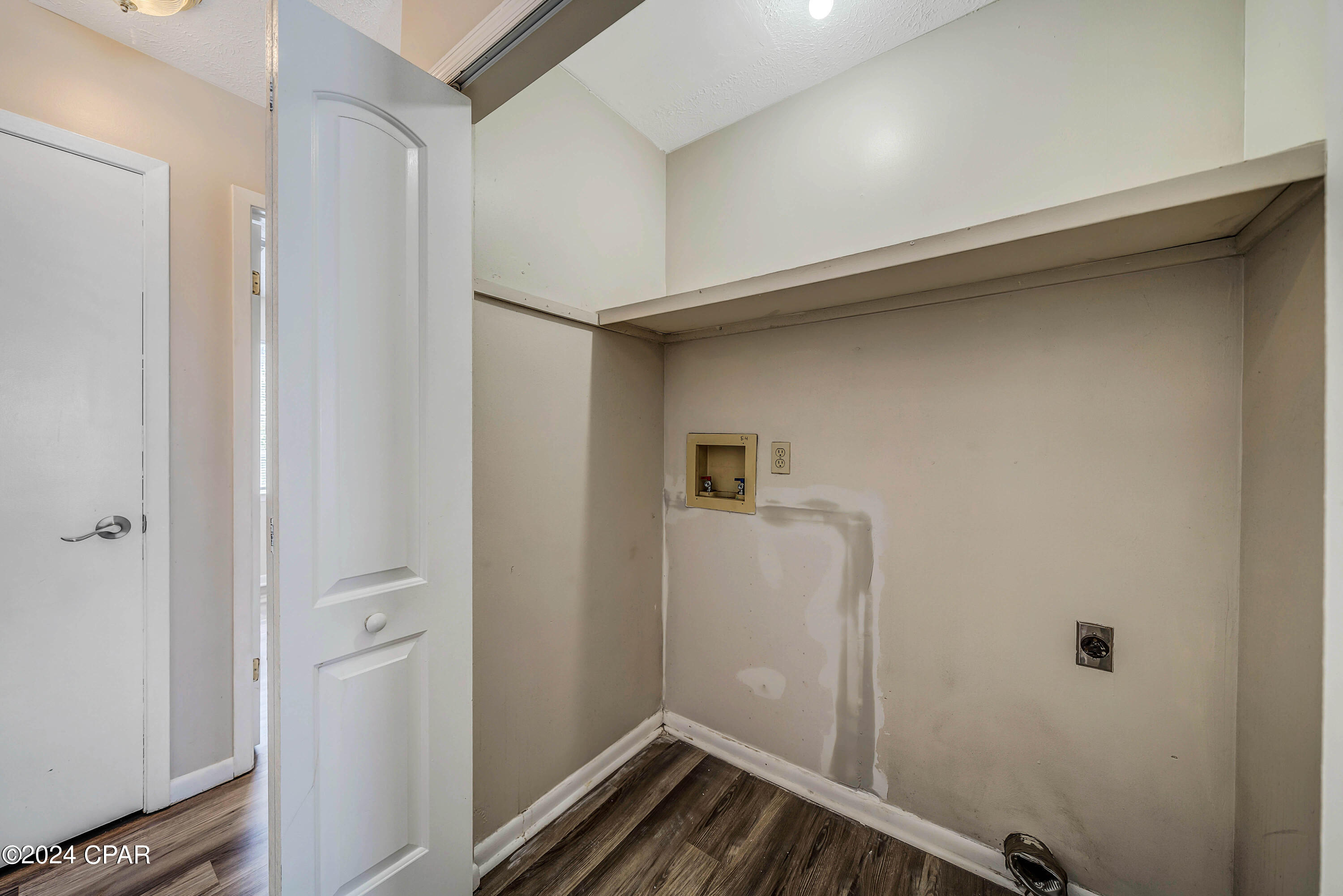 Mashburns 1 Add To Parker - Commercial Sale