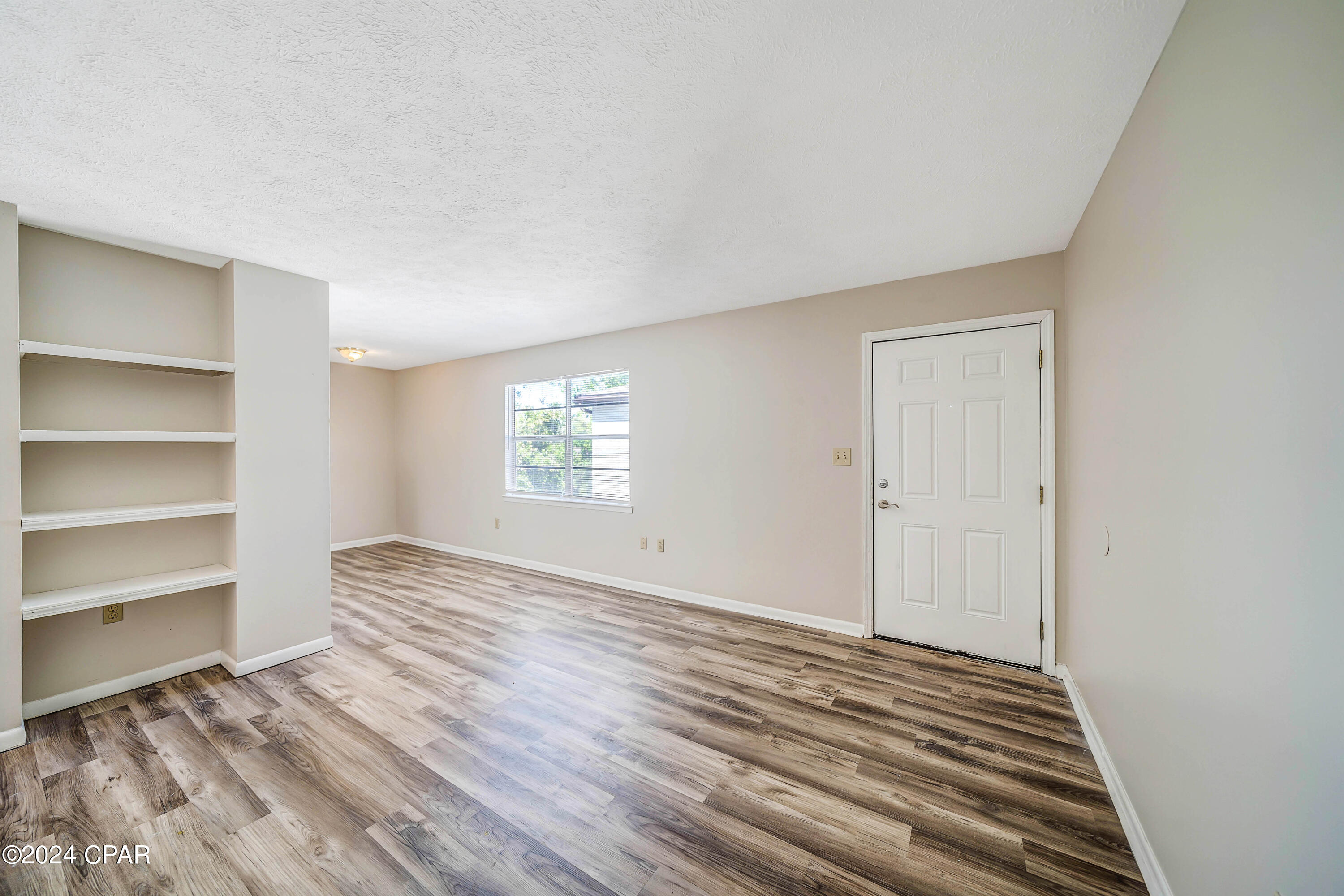 Mashburns 1 Add To Parker - Commercial Sale