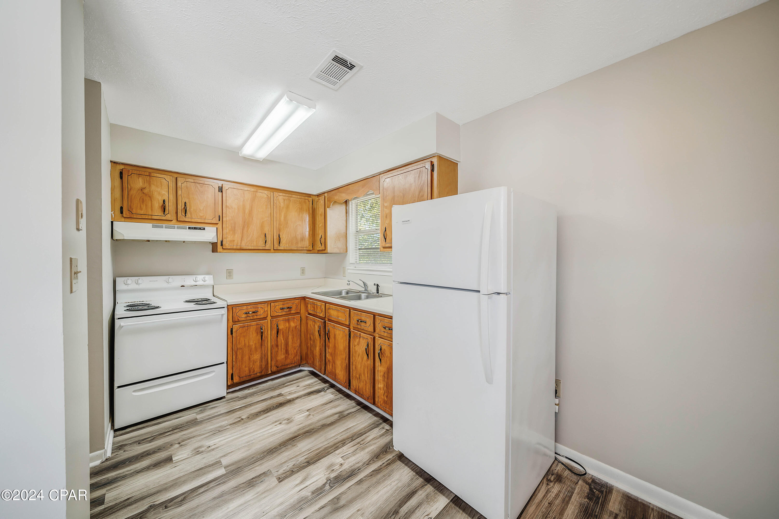 Mashburns 1 Add To Parker - Commercial Sale