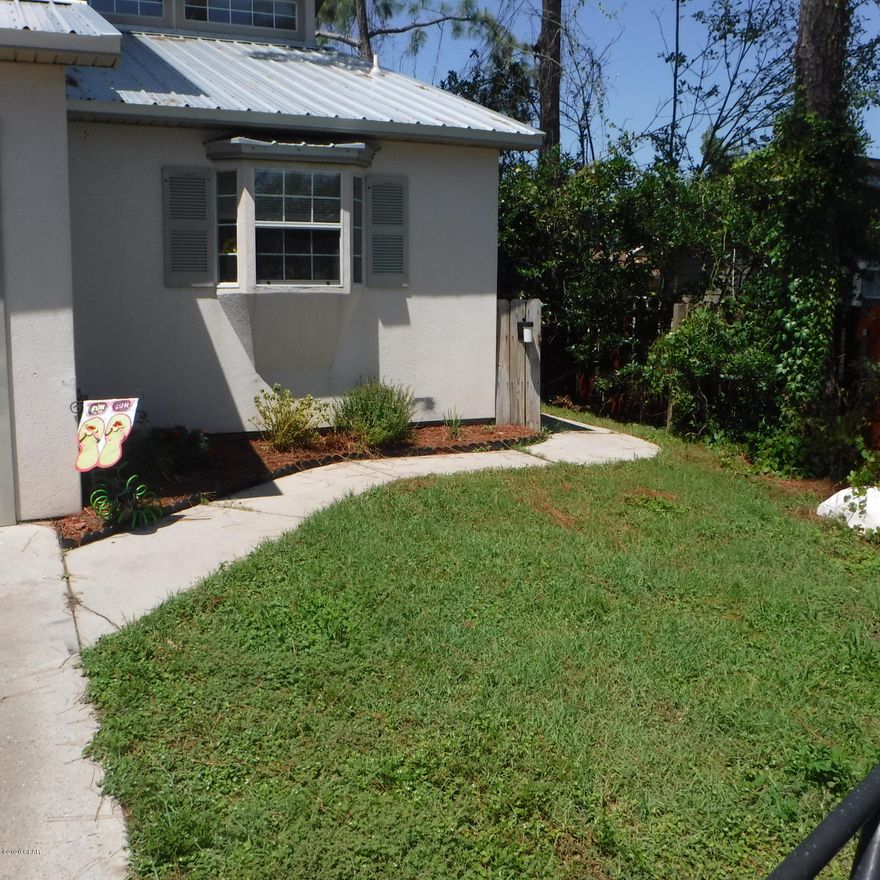 Close to Navy Base & the beach!  2 bedroom / 2 bathroom townhouse with 1 car garage! Large Living area with vaulted ceiling & kitchen & 1 full bathroom downstairs and both bedrooms & 1 full bathroom upstairs. No Pets/No Smoking