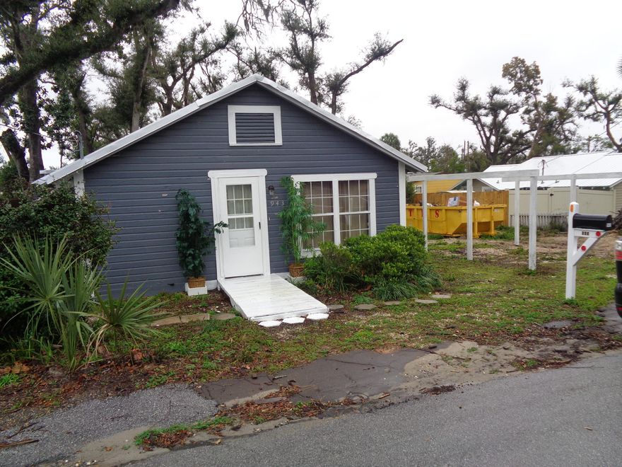 This home is ready for new tenant. Home has been remodeled. with new flooring ,new a[ppliances,paint and light fixtures.No pets and 1 year lease is required.