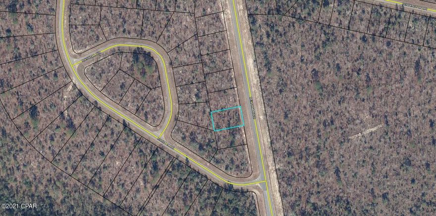 Good building lots in the Sunny Hills Community. This community features a popular 18 hole public golf course and many fine fishing lakes. Located 25 miles north of Panama City and 18 miles south of Chipley, home of Falling Waters State Park. Deed restricted community. Excellent opportunity to invest in the future of the Florida Panhandle. Buyer to pay Title Insurance, Closing fee, and Doc Stamps on the Deed.