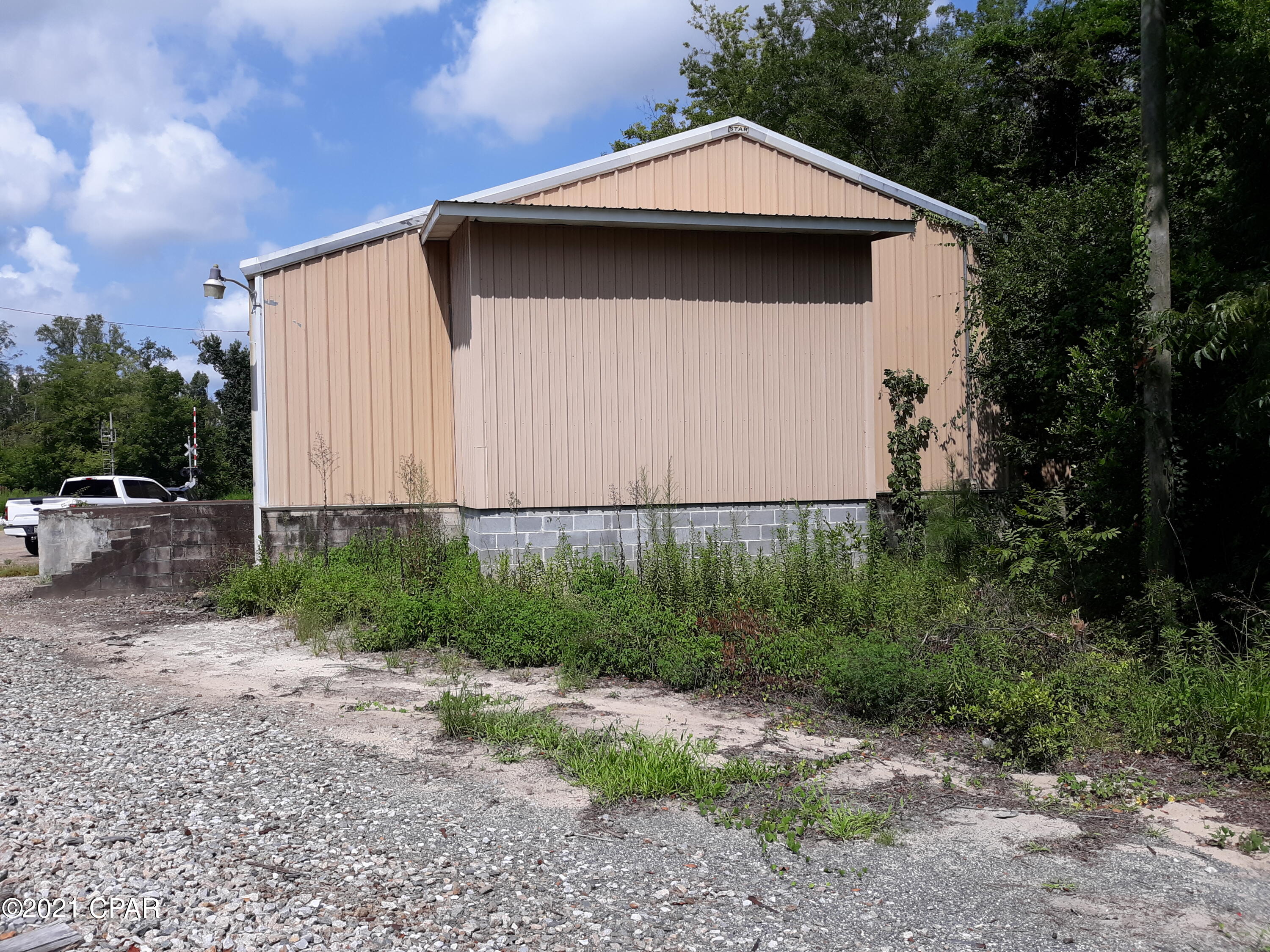 Cottondale - Commercial Sale