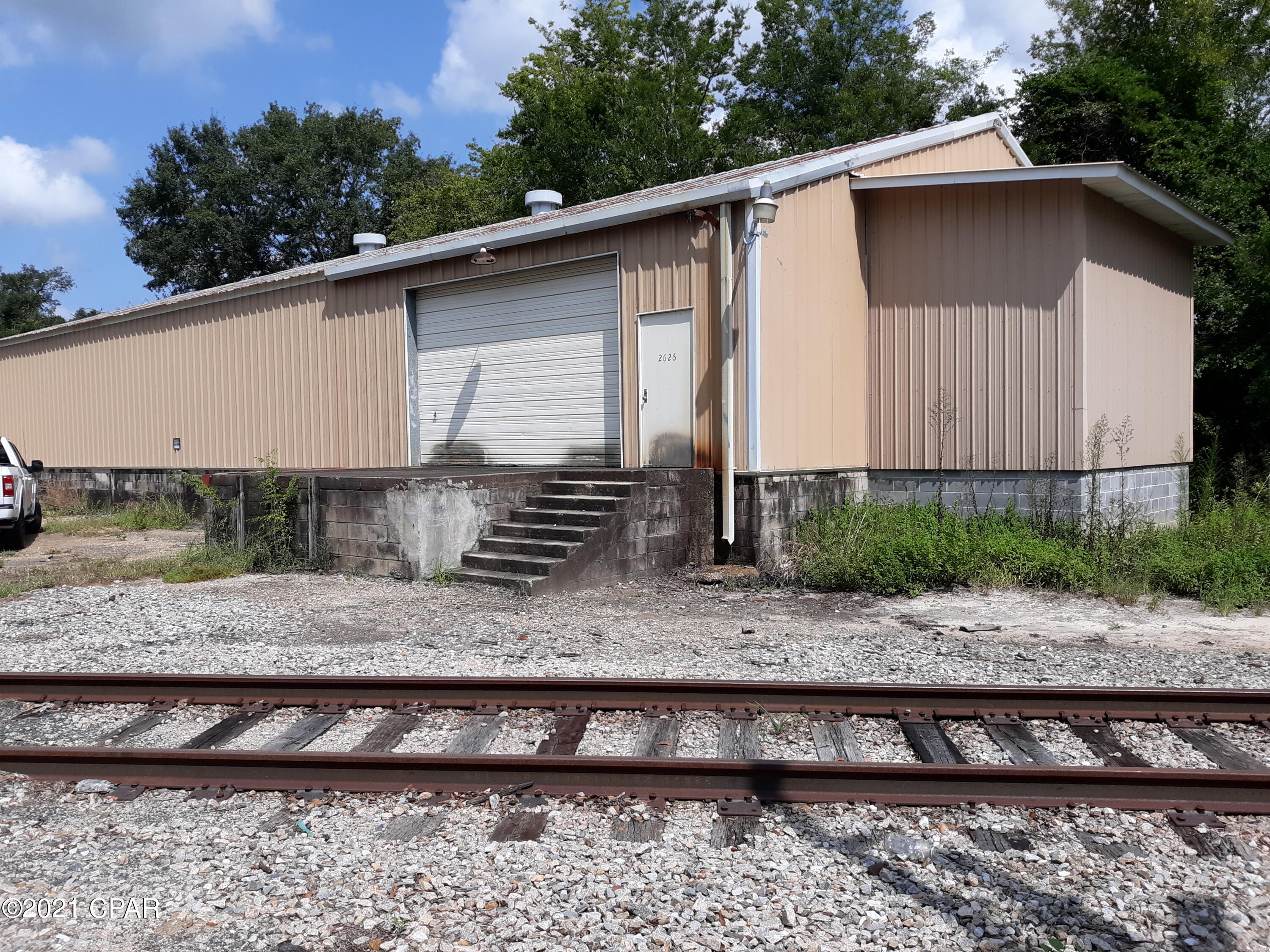 Cottondale - Commercial Sale