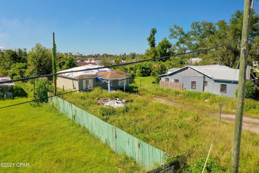 CALLING ALL INVESTORS! Perfect opportunity to purchase a flip home in Panama City.