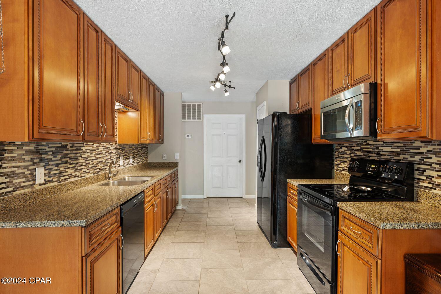 North Lagoon Oaks 8th Add - Residential