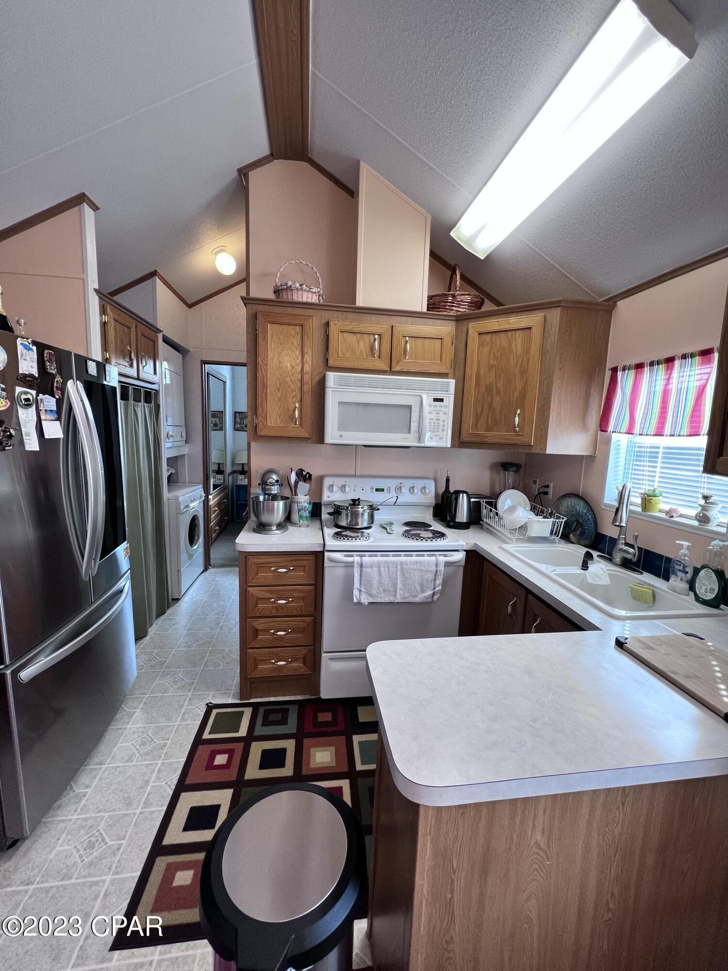 Emerald Pointe Resort - Residential Lease