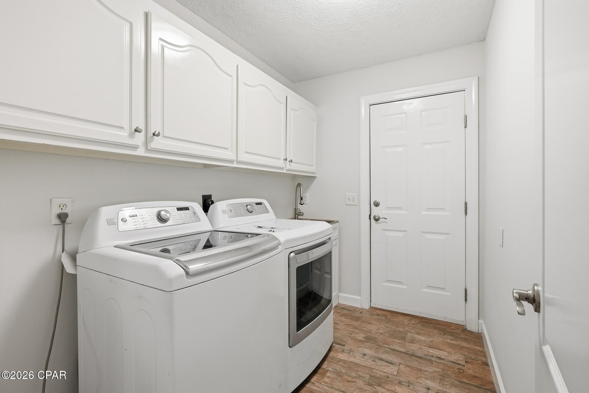 Summer Breeze - Residential