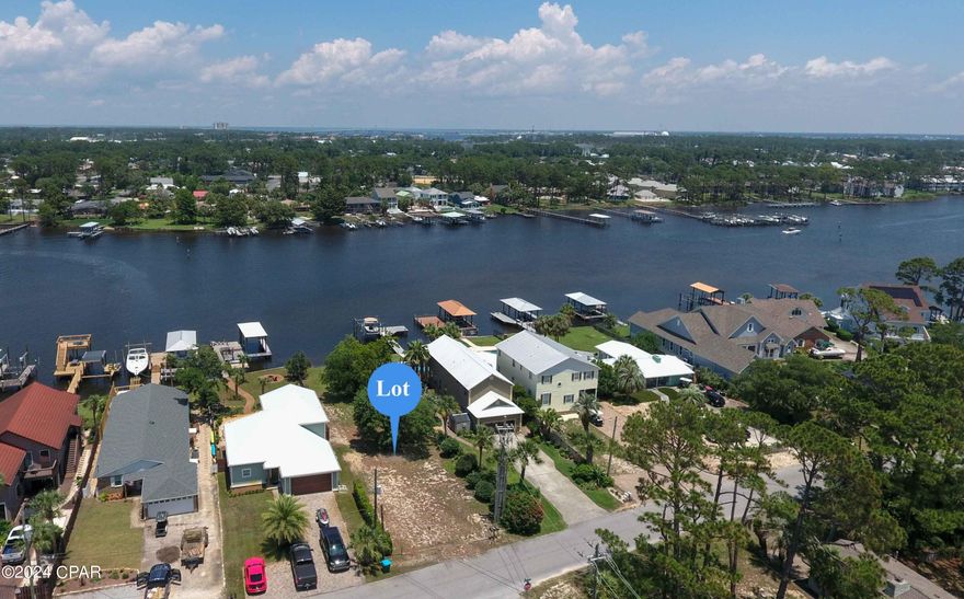 Rare Opportunity: Waterfront Lot!
Immerse yourself in the Lagoon Life with this extraordinary waterfront lot. Imagine having your boat right at your backyard and being only a short stroll away from the beach. Enjoy deep water access to the Gulf. Seize this chance free from HOA restrictions and the liberty to create your dream waterfront home.