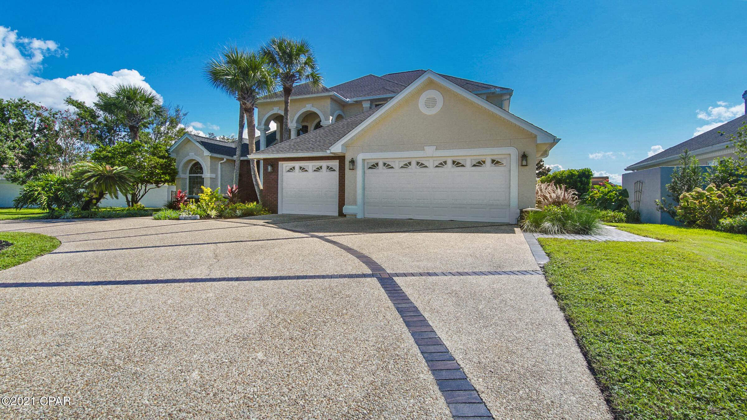 Legend Lakes - Residential