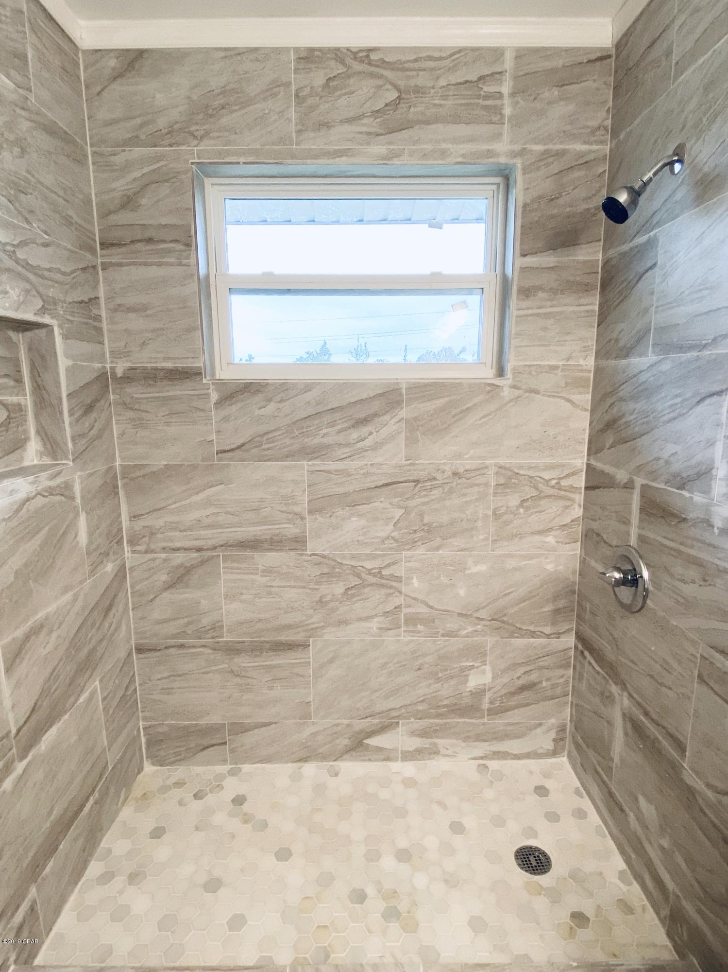 Hentz 1st Add Unit B - Residential