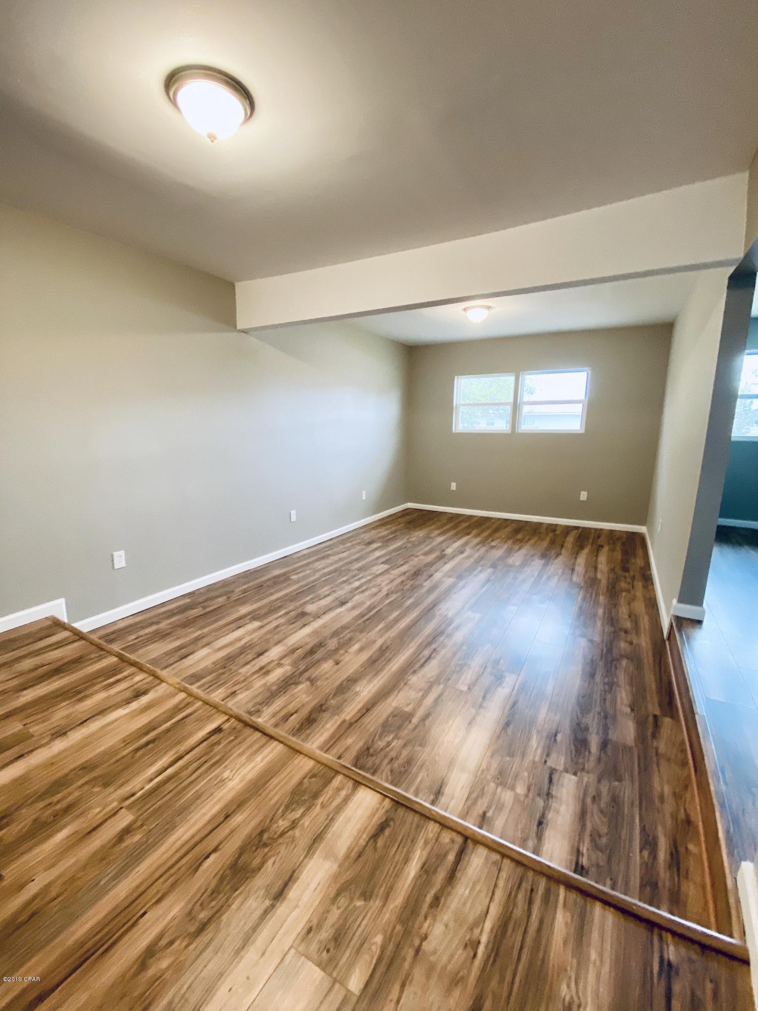 Hentz 1st Add Unit B - Residential