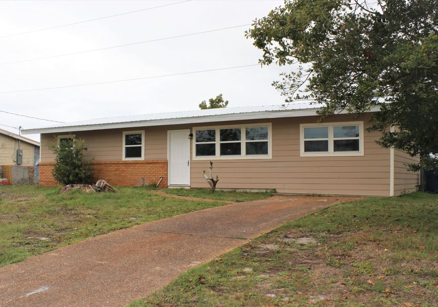 ***AMAZING FULL REMODEL*** Single Family Home features 3bedrooms, 1Full-Bathroom, BRAND NEW Metal Roof, BRAND New Windows, BRAND New Floors, BRAND New Kitchen, BRAND New Kitchen Appliances to be installed, BRAND New remodeled Bathroom w/tiled floor to ceiling, near US Highway 98 and Beck ave, close to schools, grocery shopping, no back neighbors great privacy and plenty of room to built a pool on  this Large Huge Lot over 10,000 Sq ft, Call today.