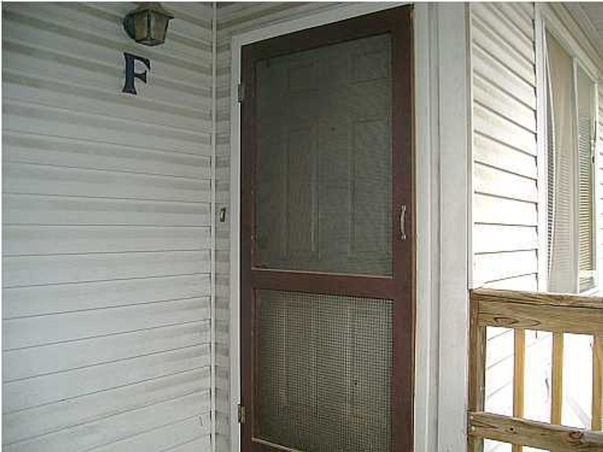 Very comfortable apartment with open floor plan, full size kitchen, and centrally located near shopping, schools and work.