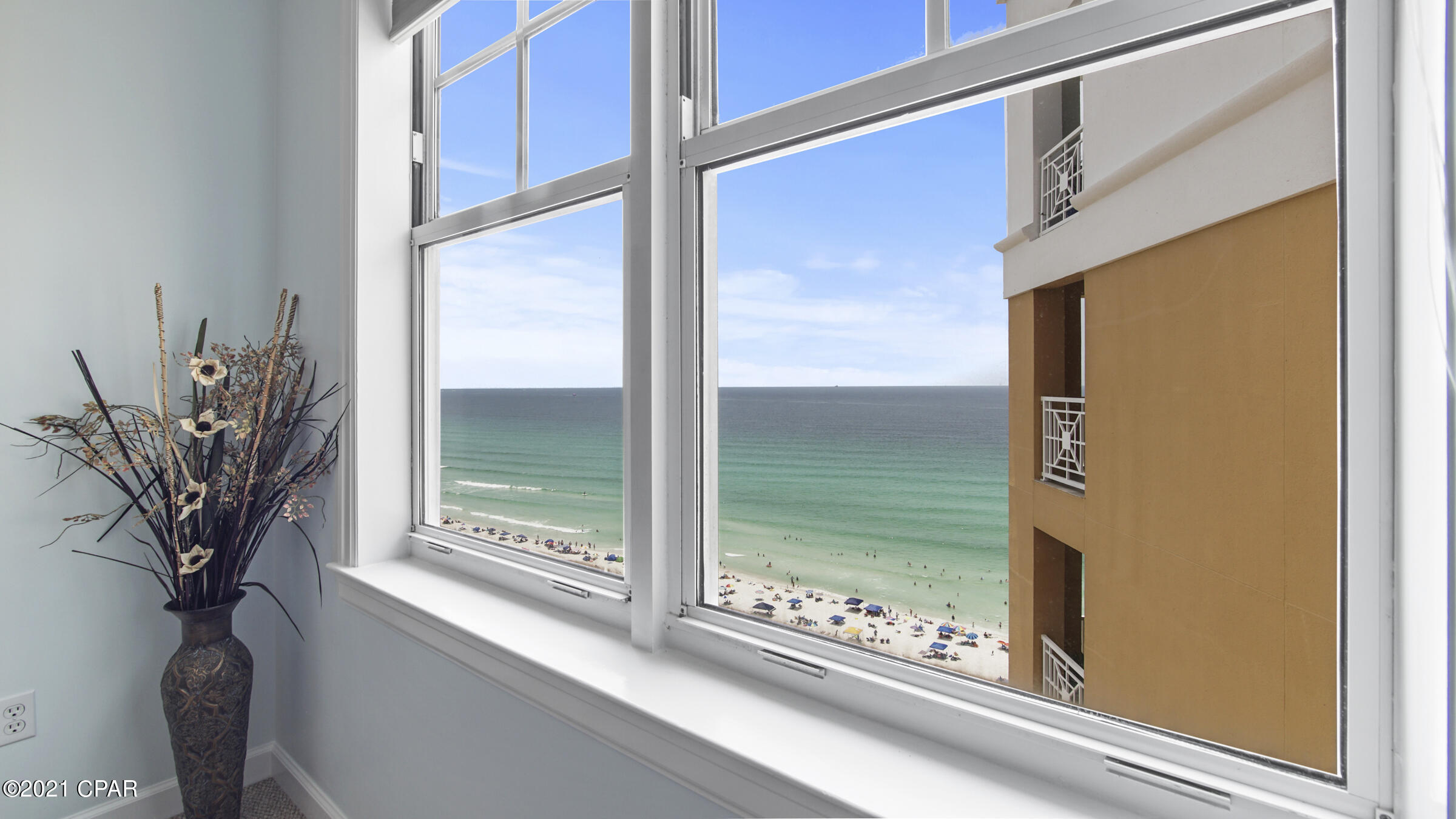 En Soleil Condo - Residential