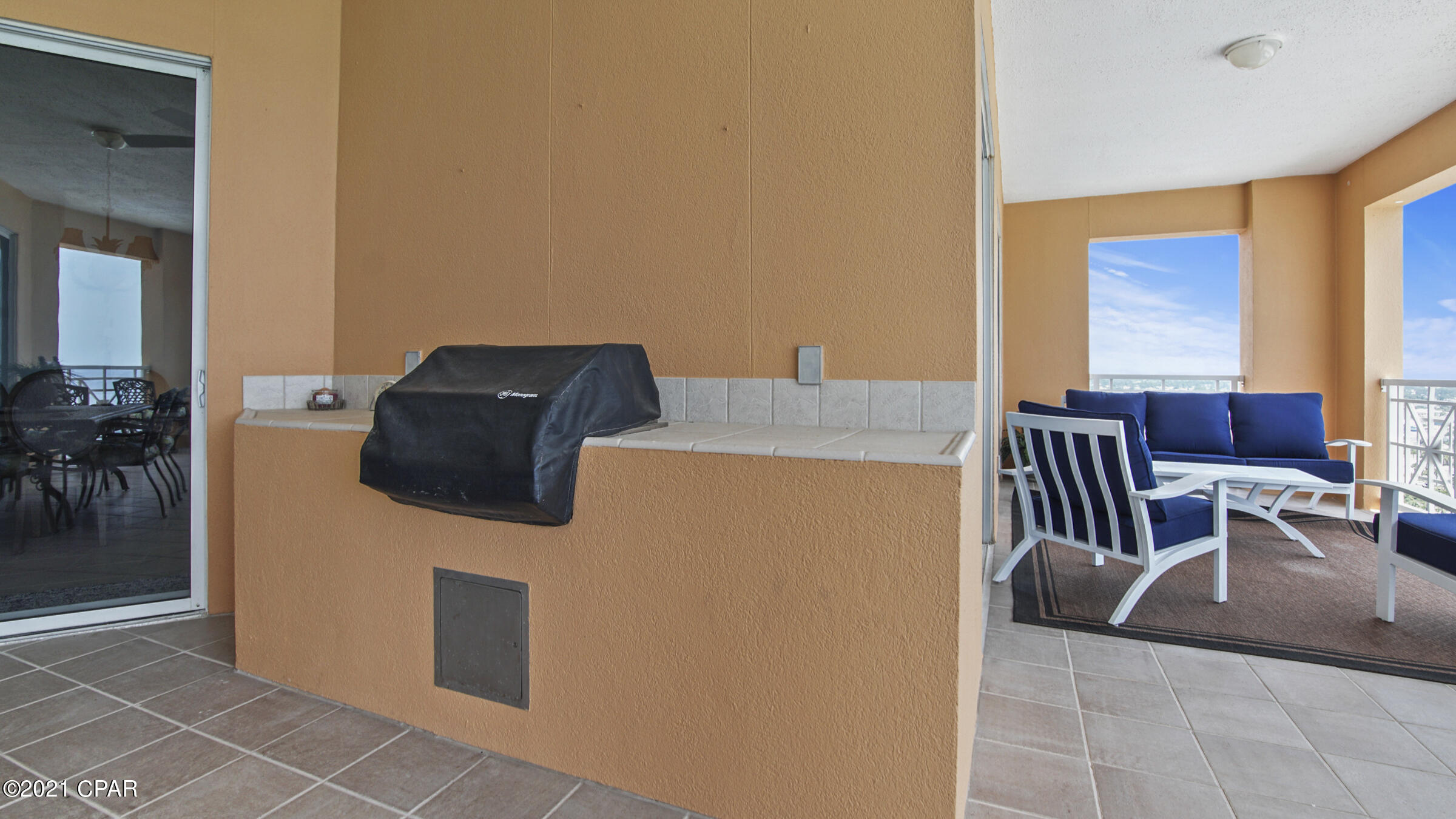 En Soleil Condo - Residential