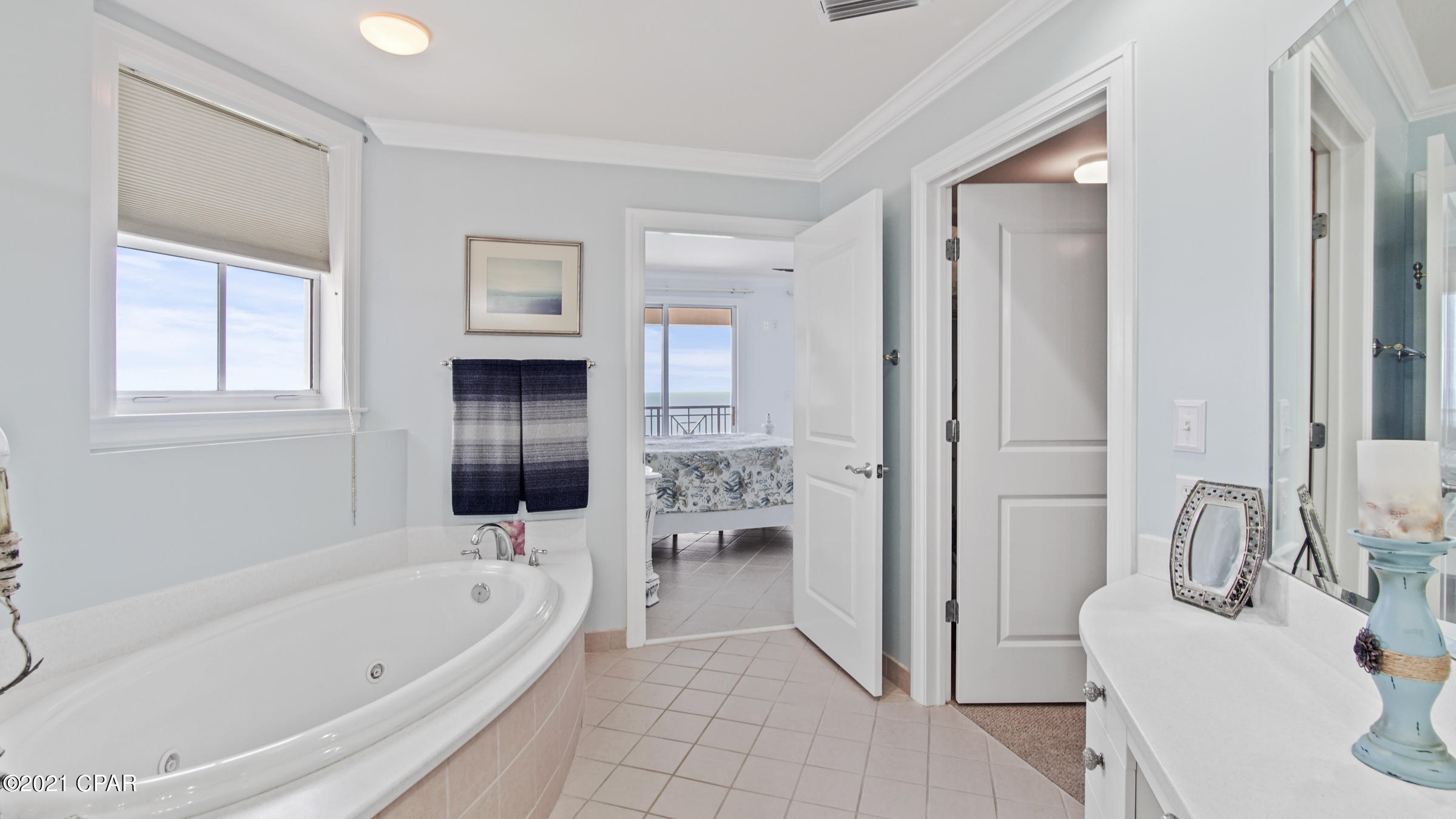 En Soleil Condo - Residential