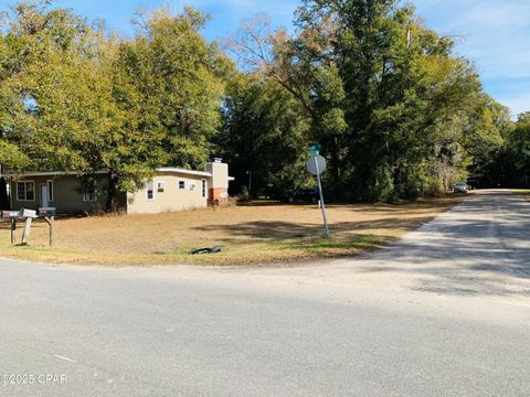 A home in Wewahitchka