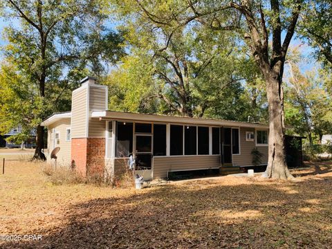 A home in Wewahitchka