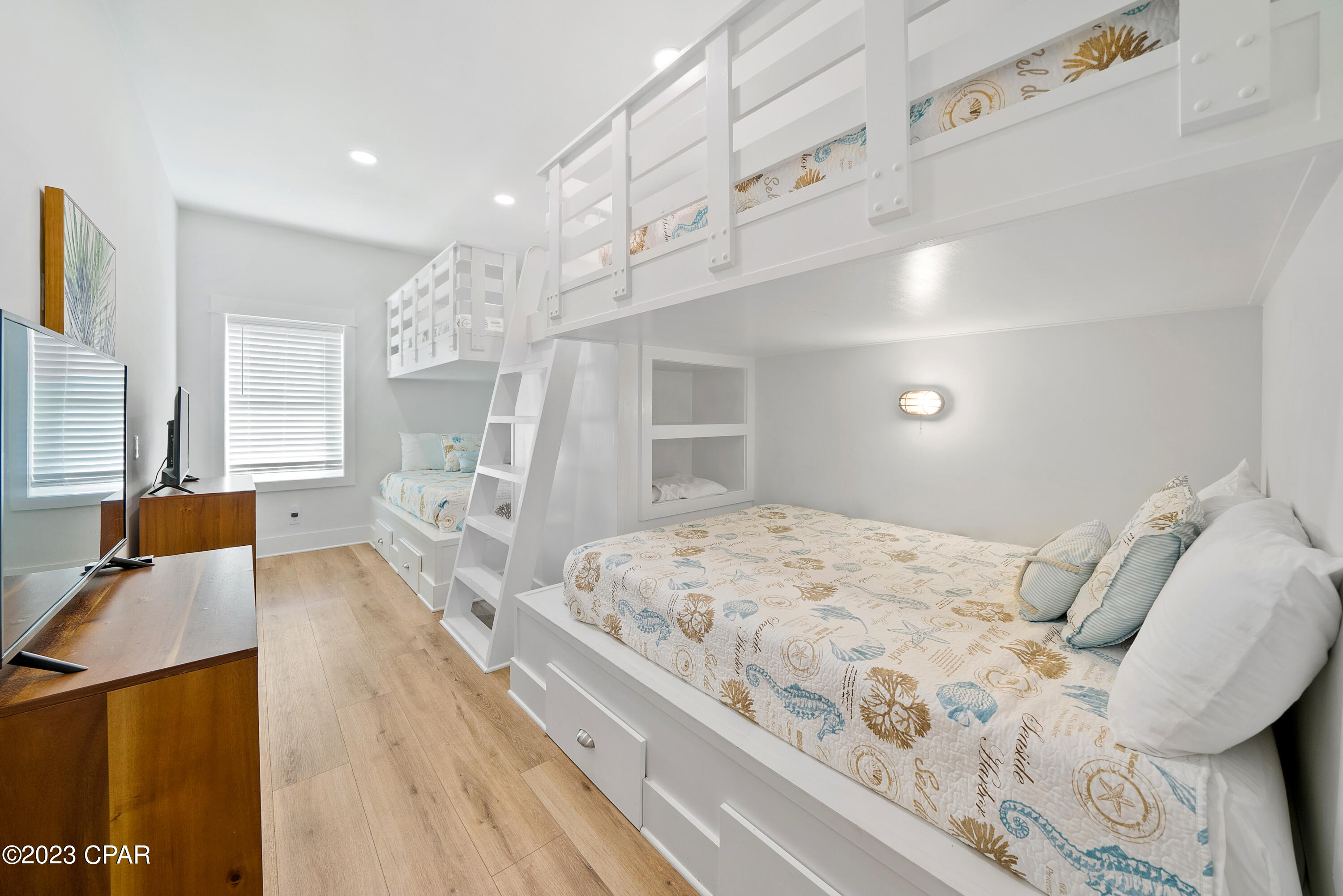 Blue Mountain Beach - Residential