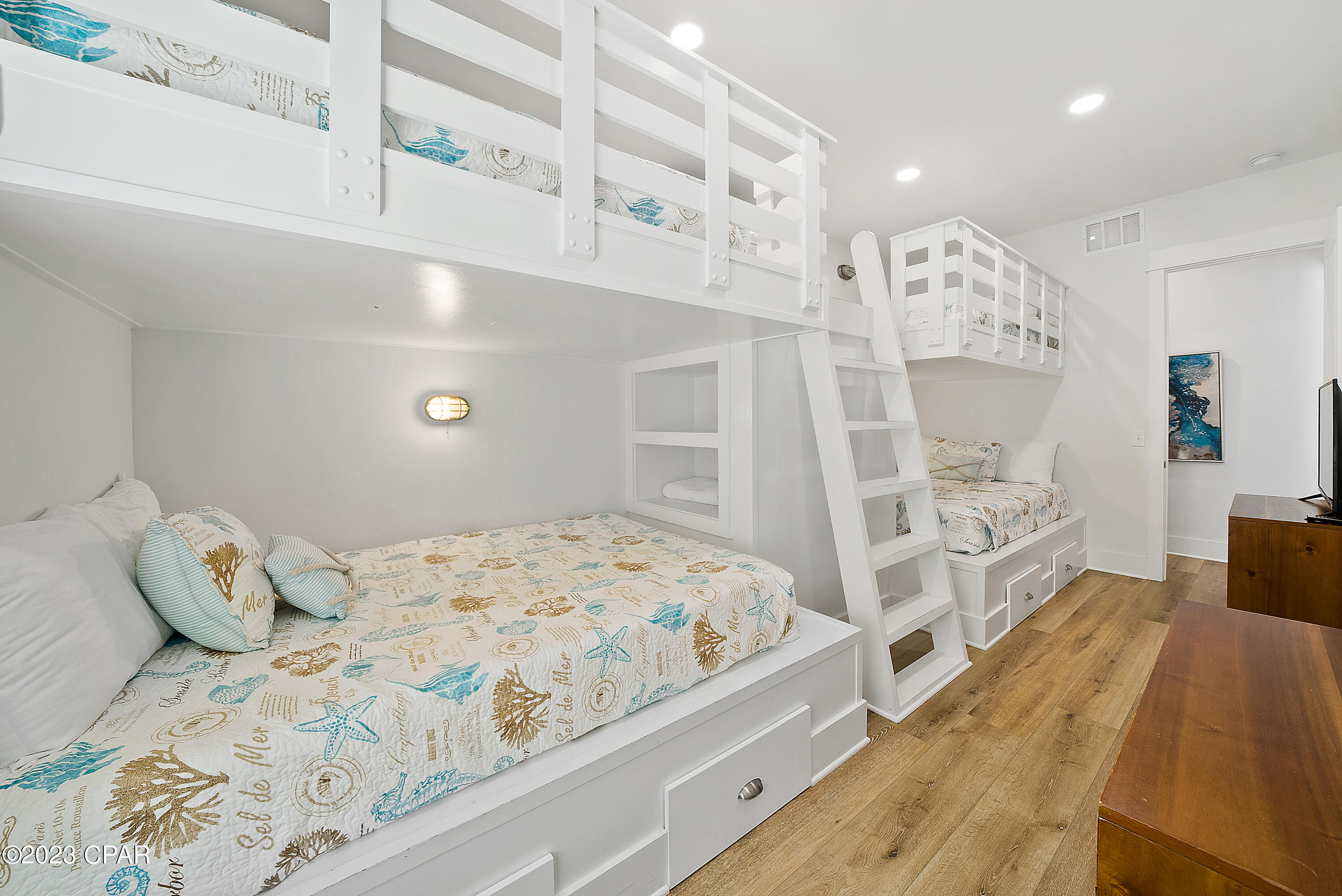 Blue Mountain Beach - Residential