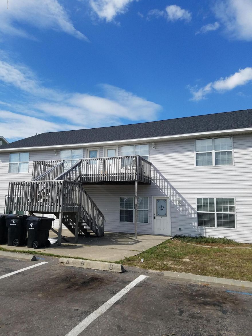 MOVE IN SPECIAL!  NOVEMEBER RENT FREE!

If qualified, pay December rent, get the remainder of November free. One year lease required.

2/2 apartments in a quadplex located close to Navy Base on Thomas Dr. 1st floor unit. No pets, This unit comes with a washer/dryer. Yard care and garbage included.