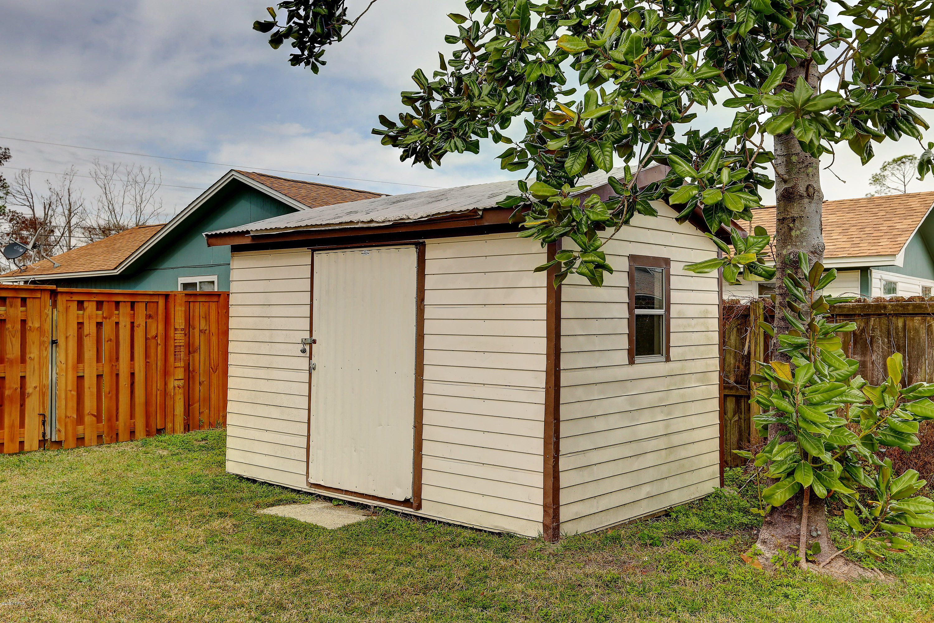 Fmw's Del Add To Lynn Haven - Residential