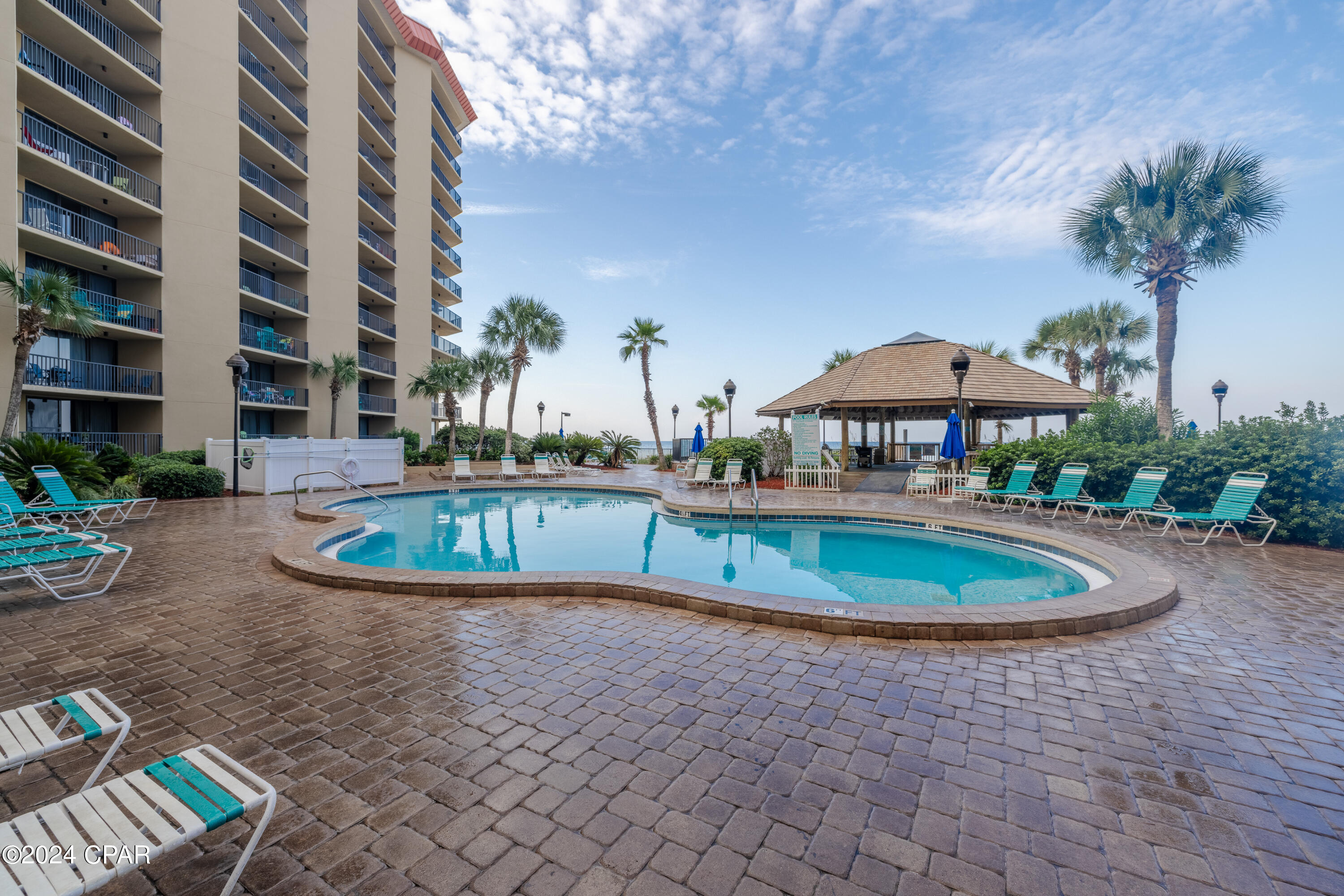 Summerhouse Condo. - Residential