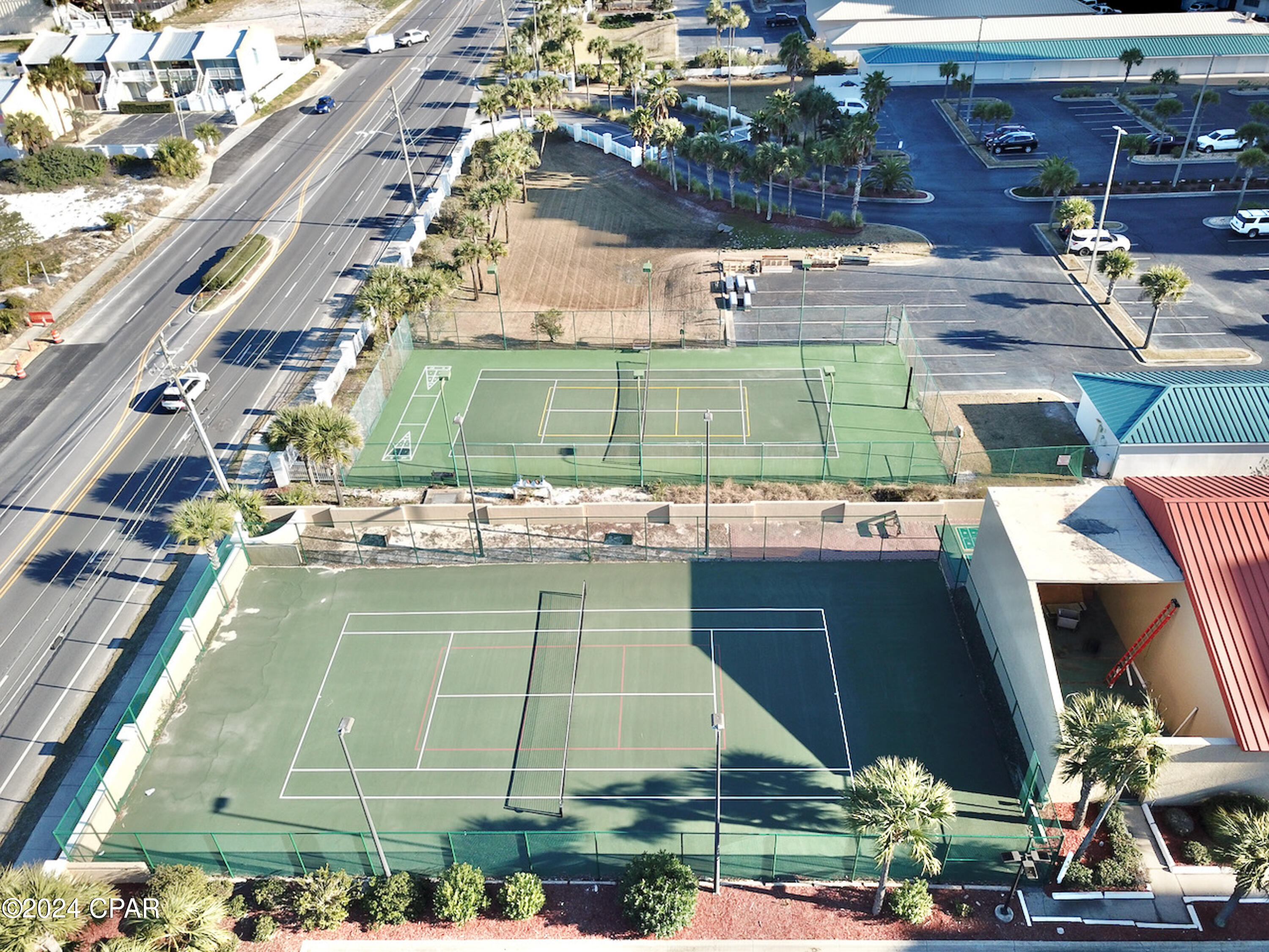 Summerhouse Condo. - Residential