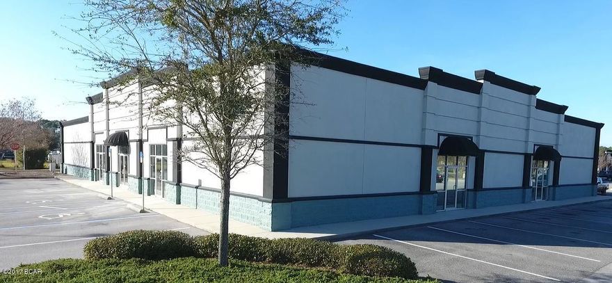 Units K&L are currently leased to the Emerald Coast Association of Realtors until their new building is complete.  The landlord expects the space to be ready for a new tenant on February 1st.  Call for detailed lease information and to setup a tour of the space.