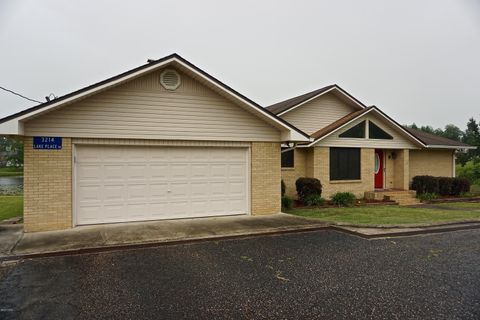 A home in Marianna