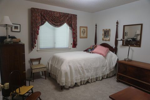 A home in Marianna