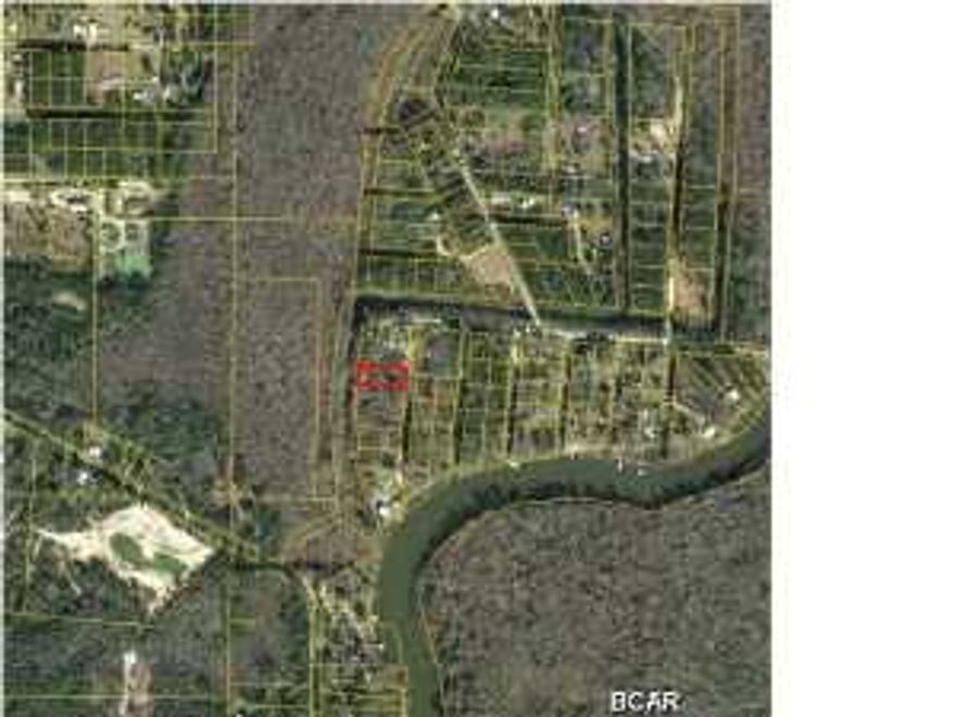 Very nice 100x200 Vacant lot located just a block from the Chipola River in Wewahitchka Florida. Bring your builder and build the home of your dreams on this flat, high and dry lot.