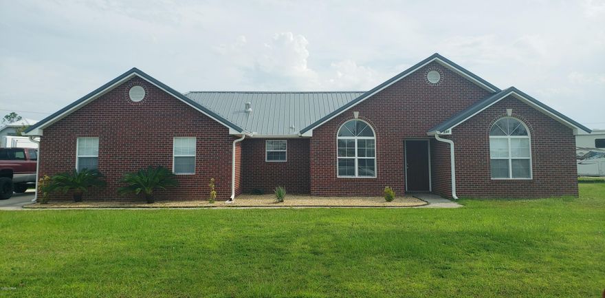 This home offers 3 Bedrooms and 2 Baths located in Brittany Woods subdivision with no through traffic. Features an open floor plan, kitchen has all stainless steel appliances with a breakfast bar, laundry room equipped with a washer/dryer connection. Master bath has double sink vanities, garden tub, and a stand alone shower. Back patio and a double car garage. Conveniently located near shopping, restaurants, schools and Tyndall AFB.



*Pets ok with owner approval*