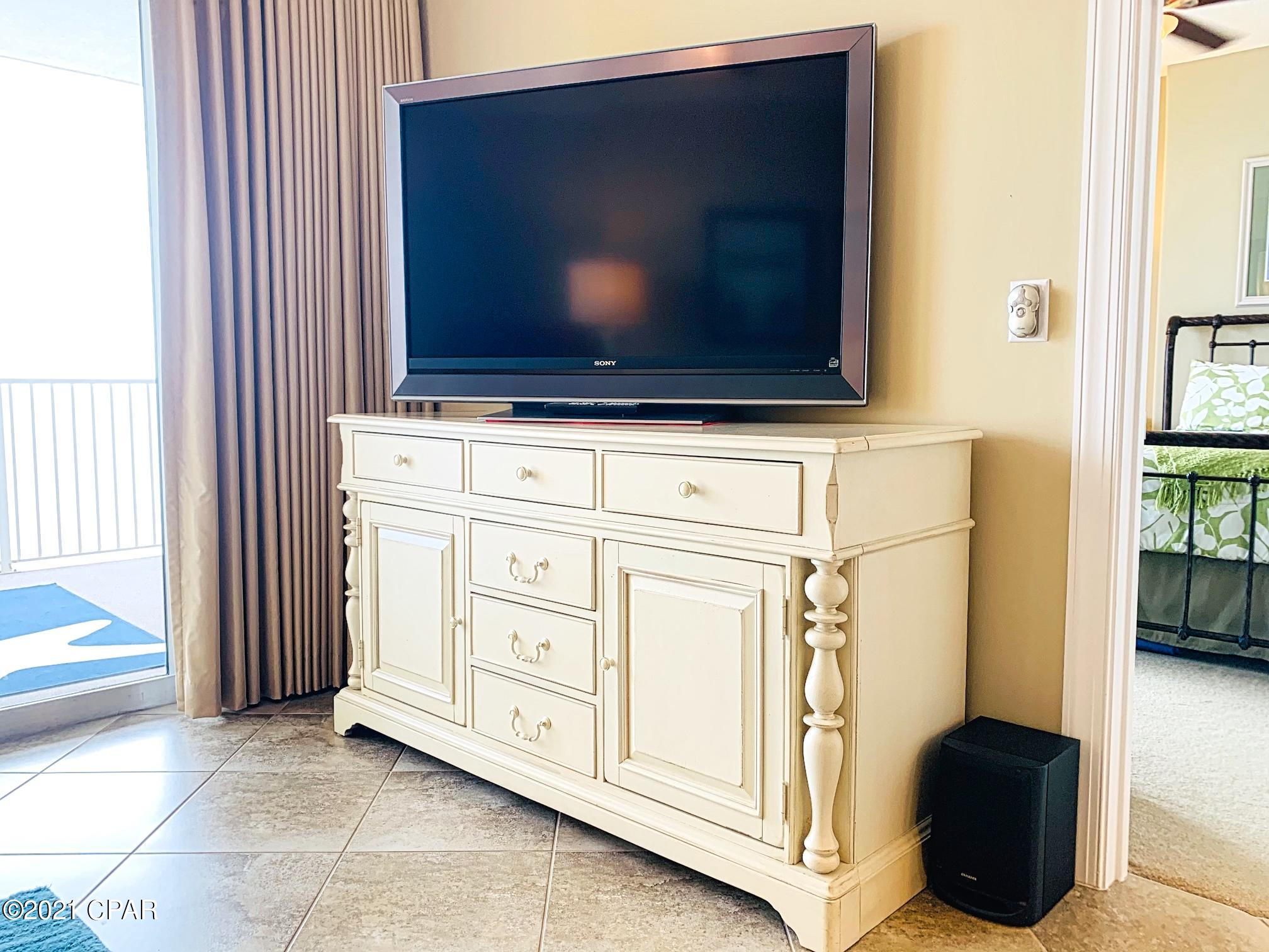 Tropic Winds - Residential