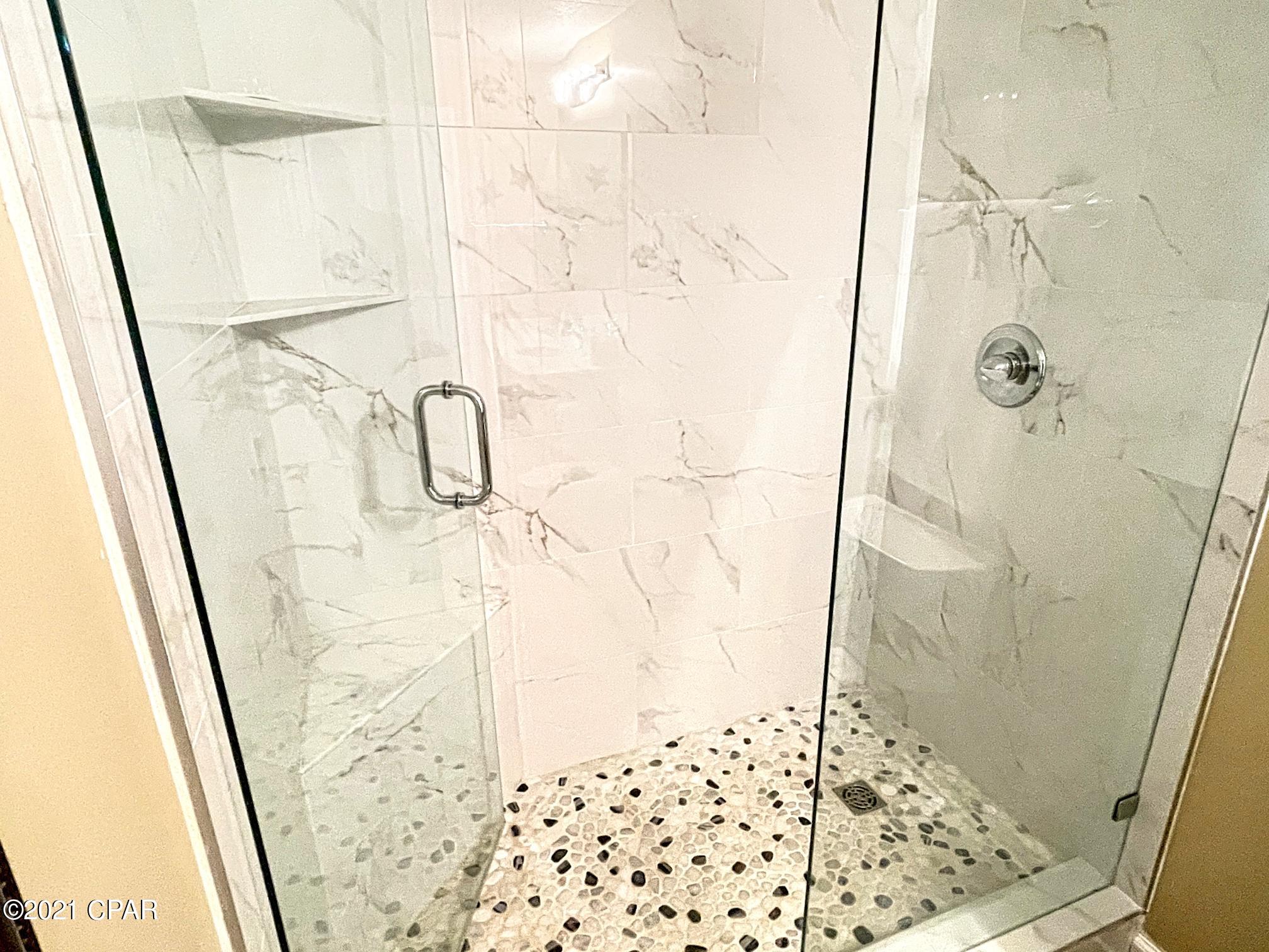 Tropic Winds - Residential