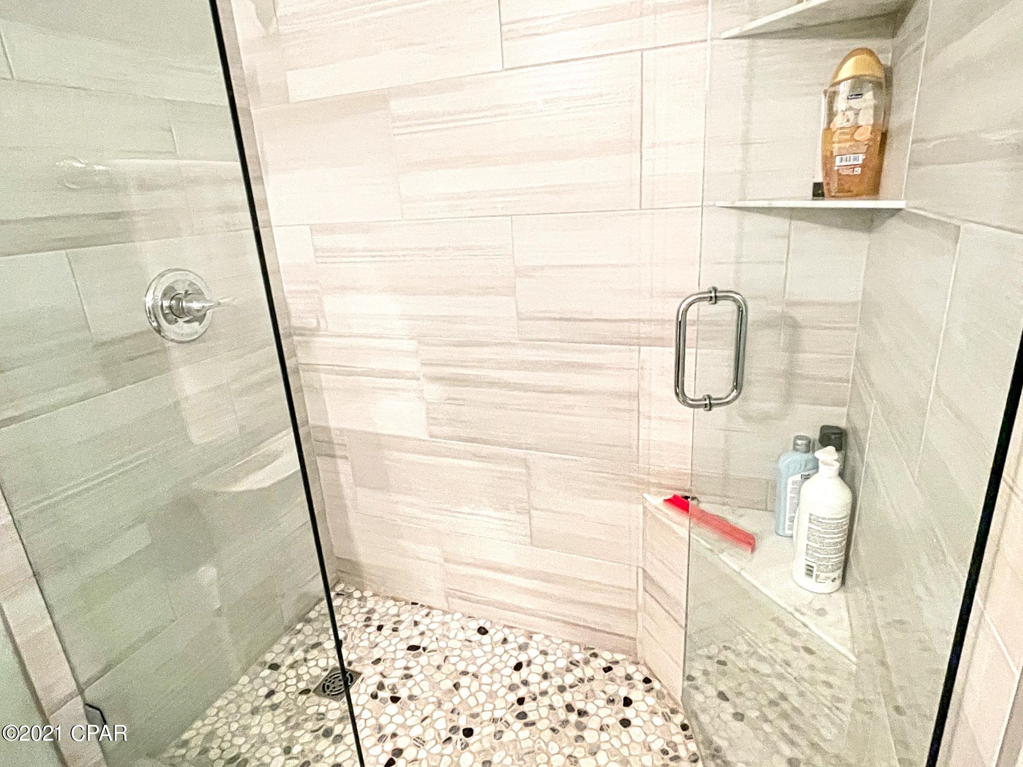 Tropic Winds - Residential