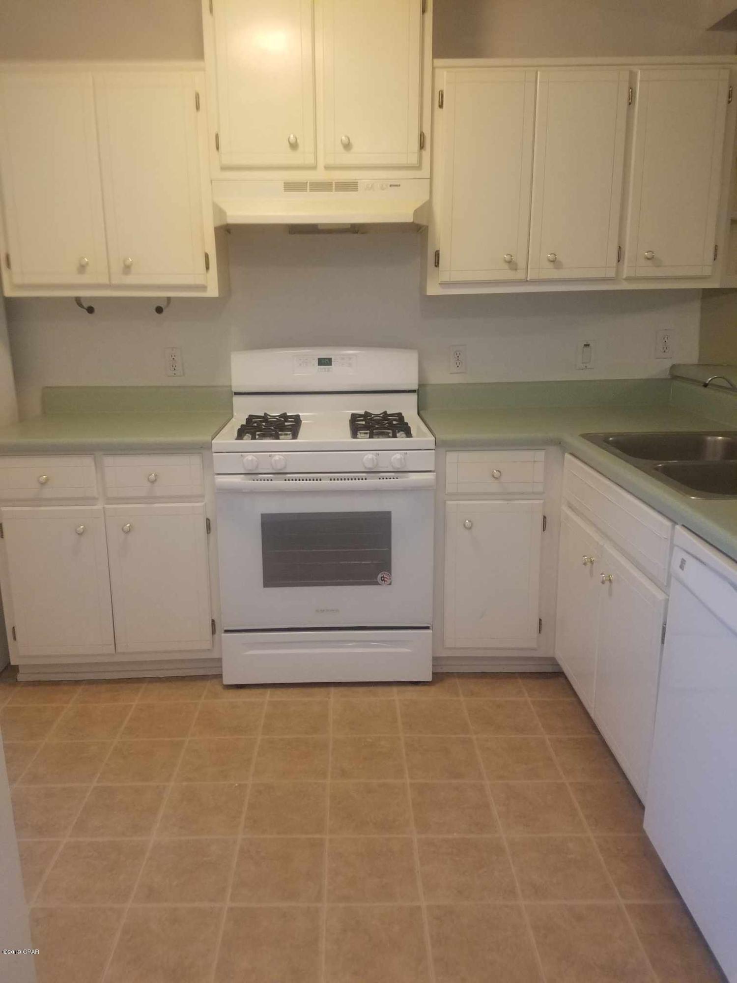 Gulf Coast Vill U-1 Re - Residential