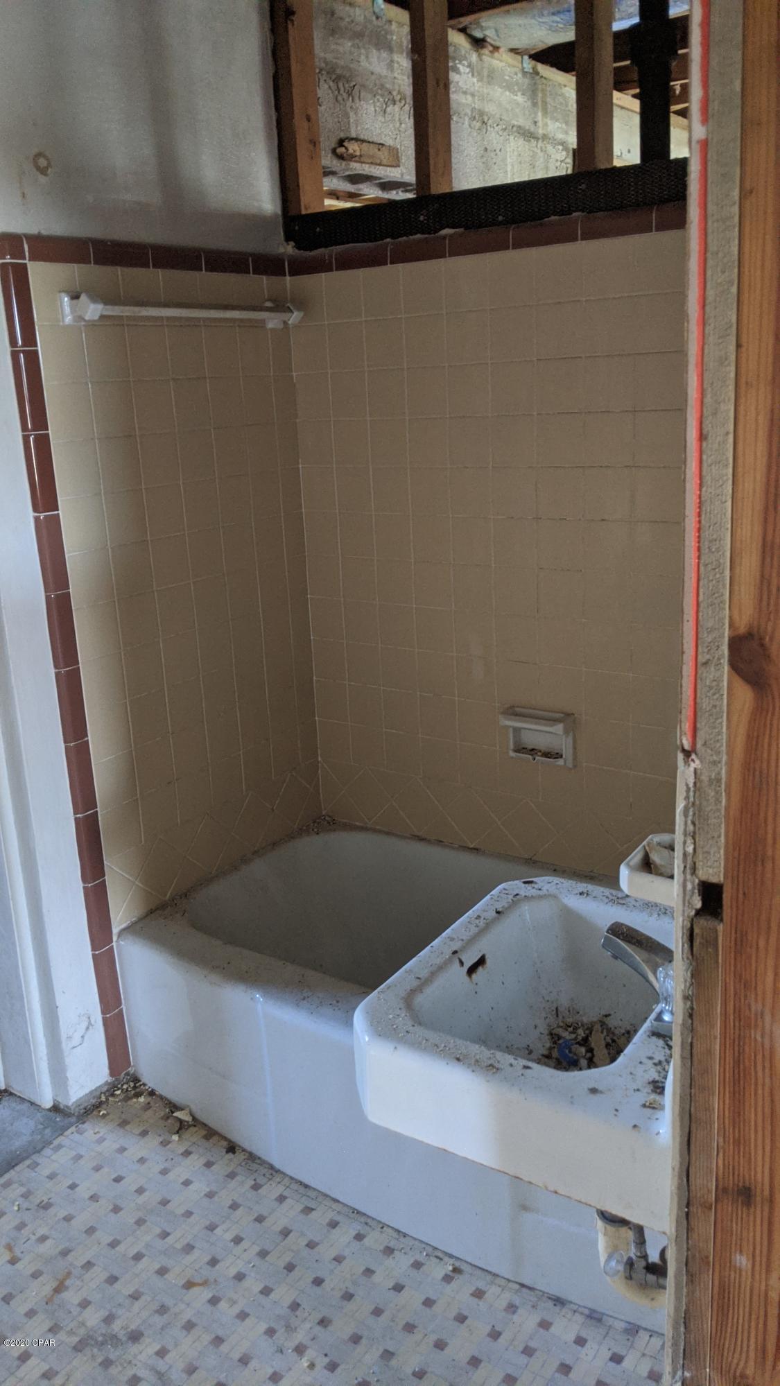 Hentz 1st Add Unit B - Residential